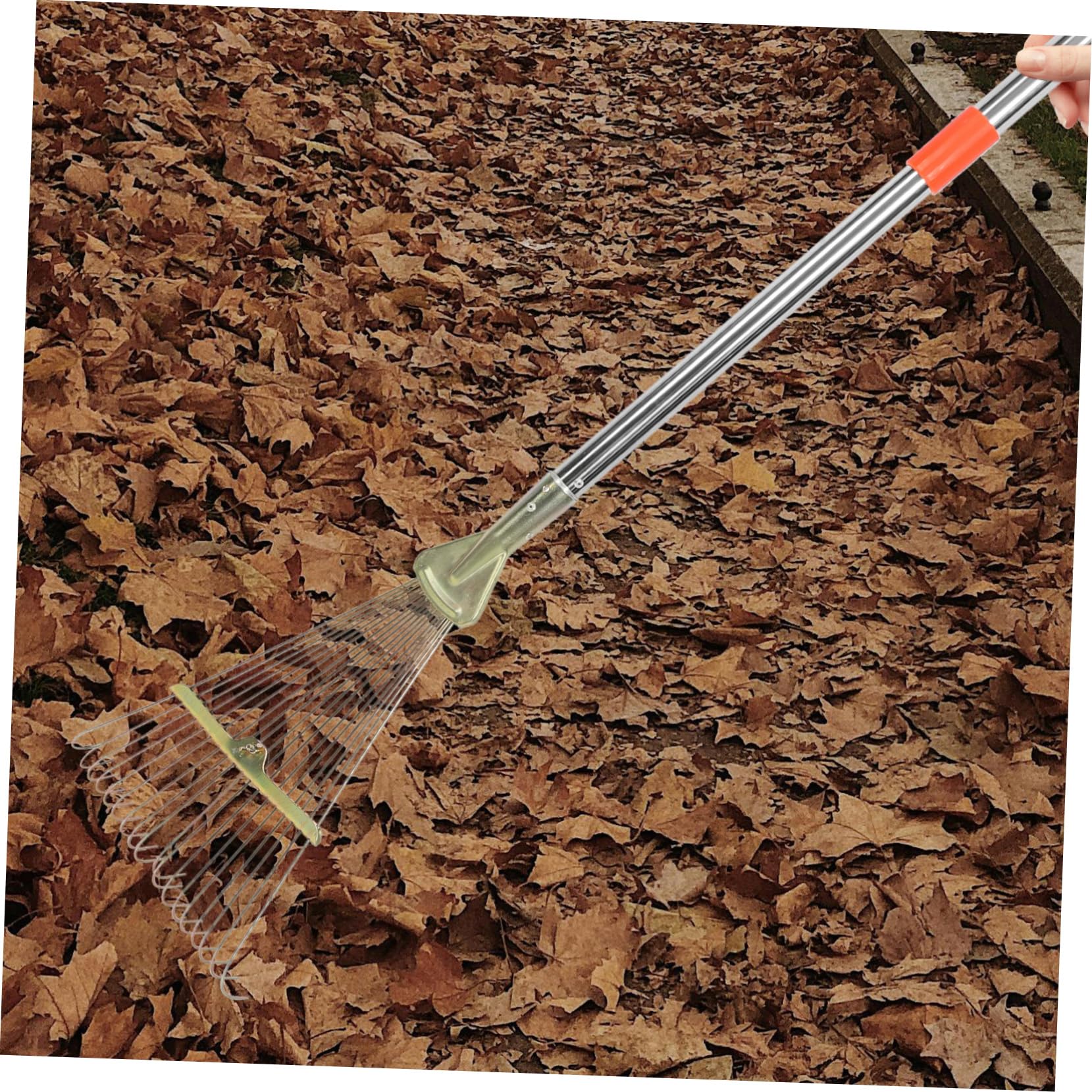Rastrello Telescopico Ergonomico Per Giardinaggio Rastrello Per Terreno Con Manico Estensibile Strumento Di Pulizia Per e Paesaggi Resistente e Facile Da Trasportare