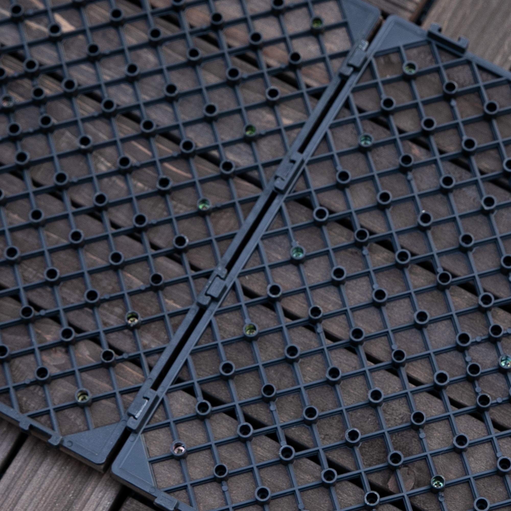 Outsunny Piastrelle per Esterni Pavimento da Giardino in Legno, Set da 27 Pezzi, 2.5m², Montaggio a Incastro, 30x30cm, Nero