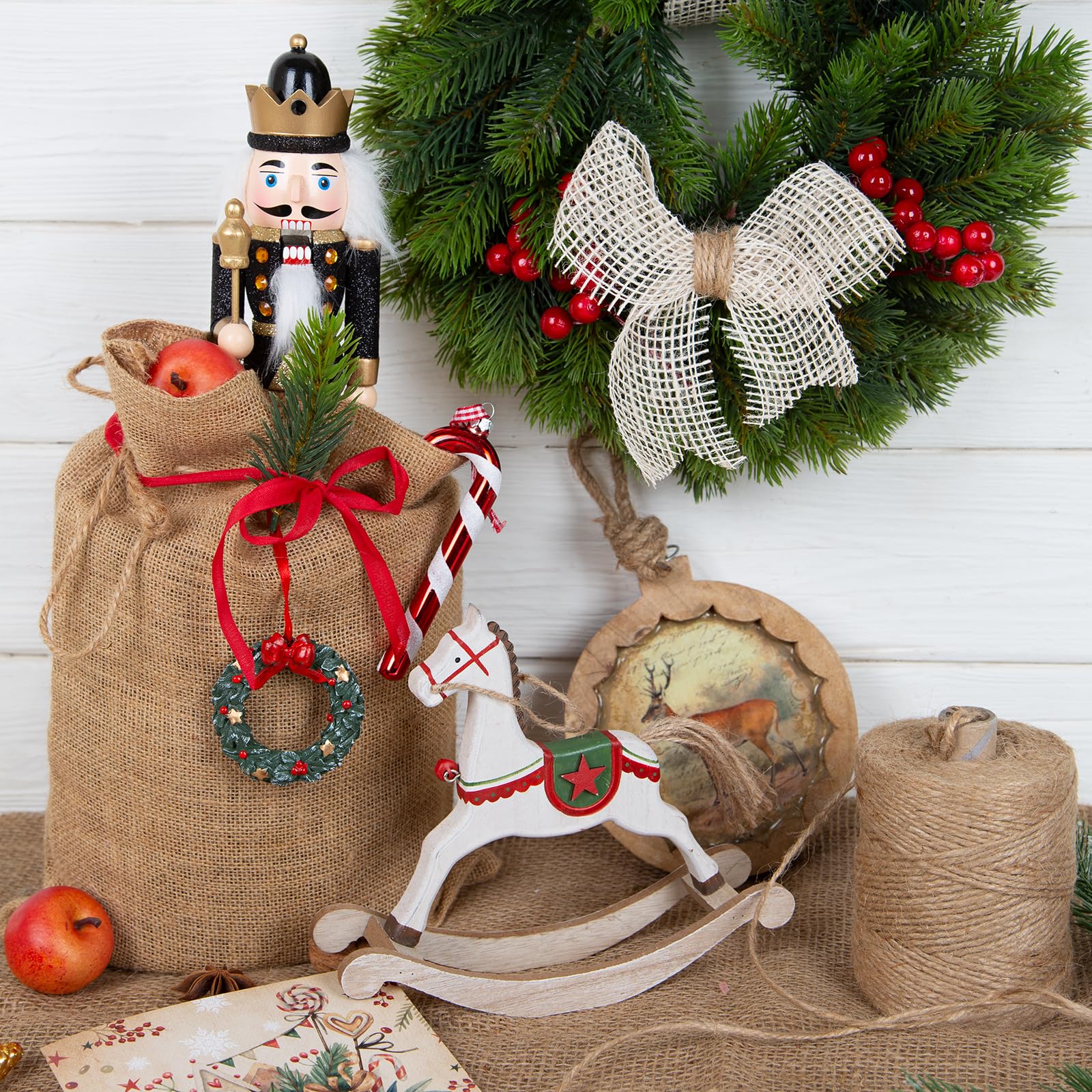 Logbuch-Verlag Nussknacker König 26 cm – Holzfigur in Schwarz-Gold mit Glitzer – Weihnachtsdeko klassisch & edel – Dekofigur als Geschenkidee Weihnachten