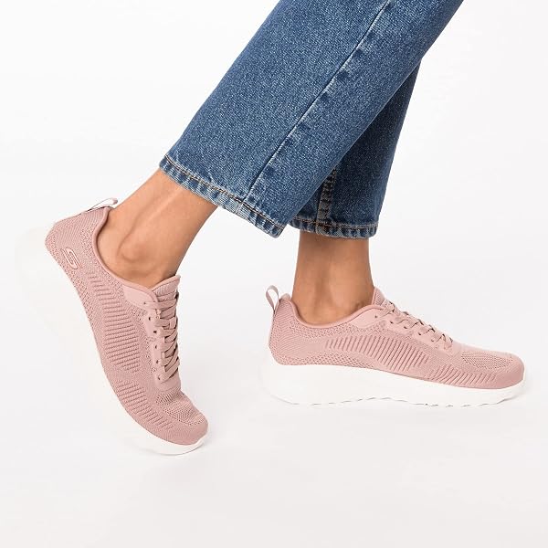 Detalle de la suela de las Skechers Bobs Squad Chaos, mostrando el patrón de diseño que ha generado debate sobre su agarre.