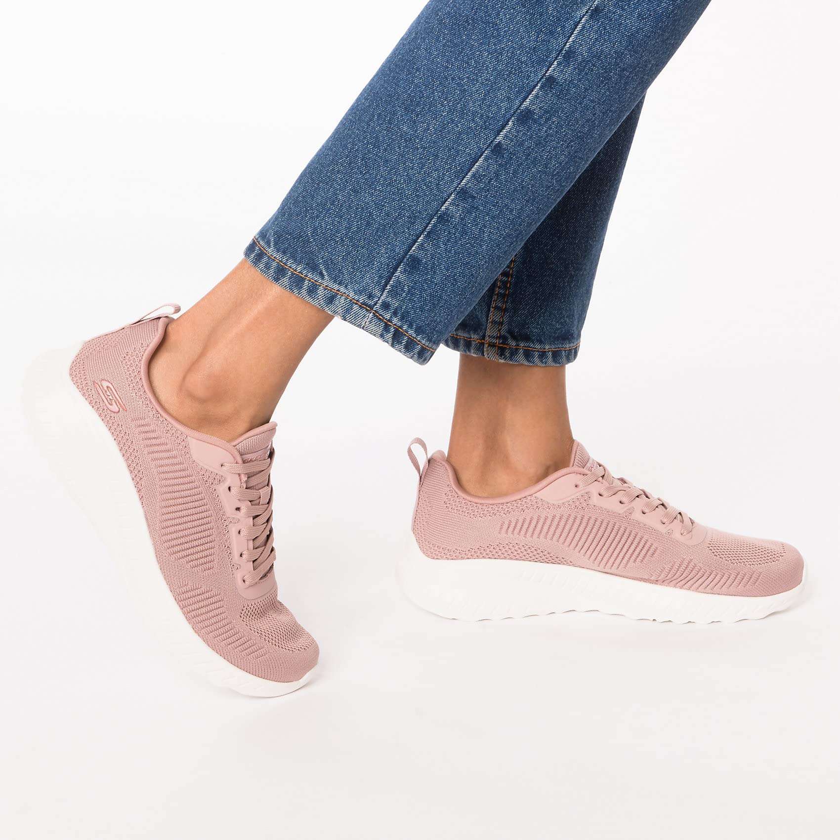 Detalle de la suela de las Skechers Bobs Squad Chaos, mostrando el patrón de diseño que ha generado debate sobre su agarre.