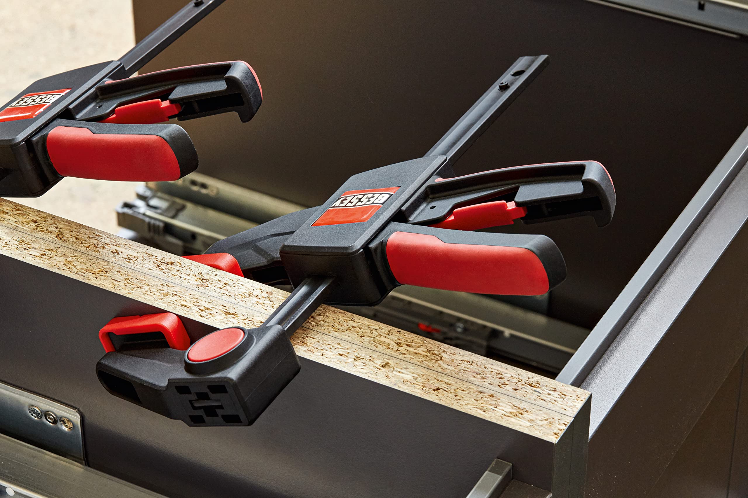 BESSEY Serie EHK - Prensa monomanual, fuerza de sujeción de 136 kg, 91 cm, abrazadera de gatillo EHKL36, 8 cm de profundidad de garganta, para madera, carpintería, mejoras del hogar, bricolaje
