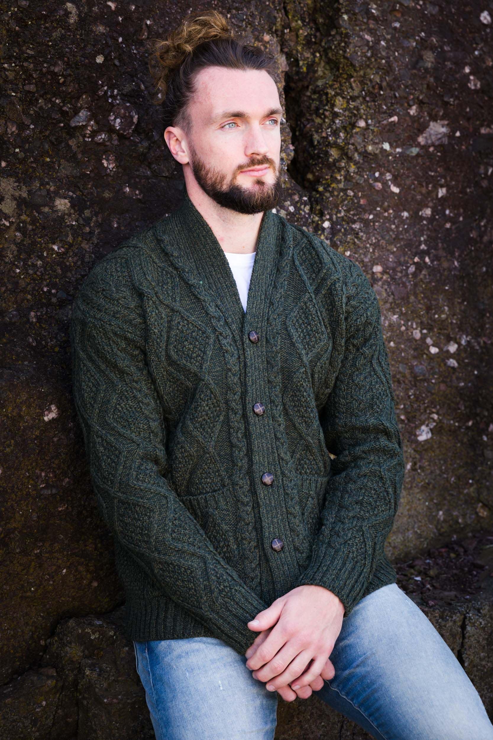 Cardigan da uomo in lana Aran lavorato a maglia con collo a scialle maglione casual con bottoni, Verde militare, L