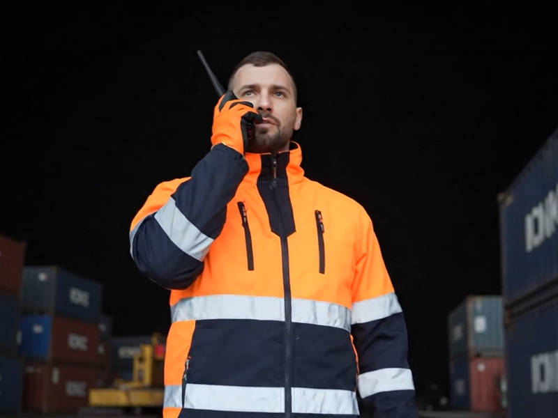 Giacca Alta Visibilità ACE Neon Lite Softshell - Con Cappuccio Staccabile, Caterifrangenti, Norma EN ISO 20471 Classe 3