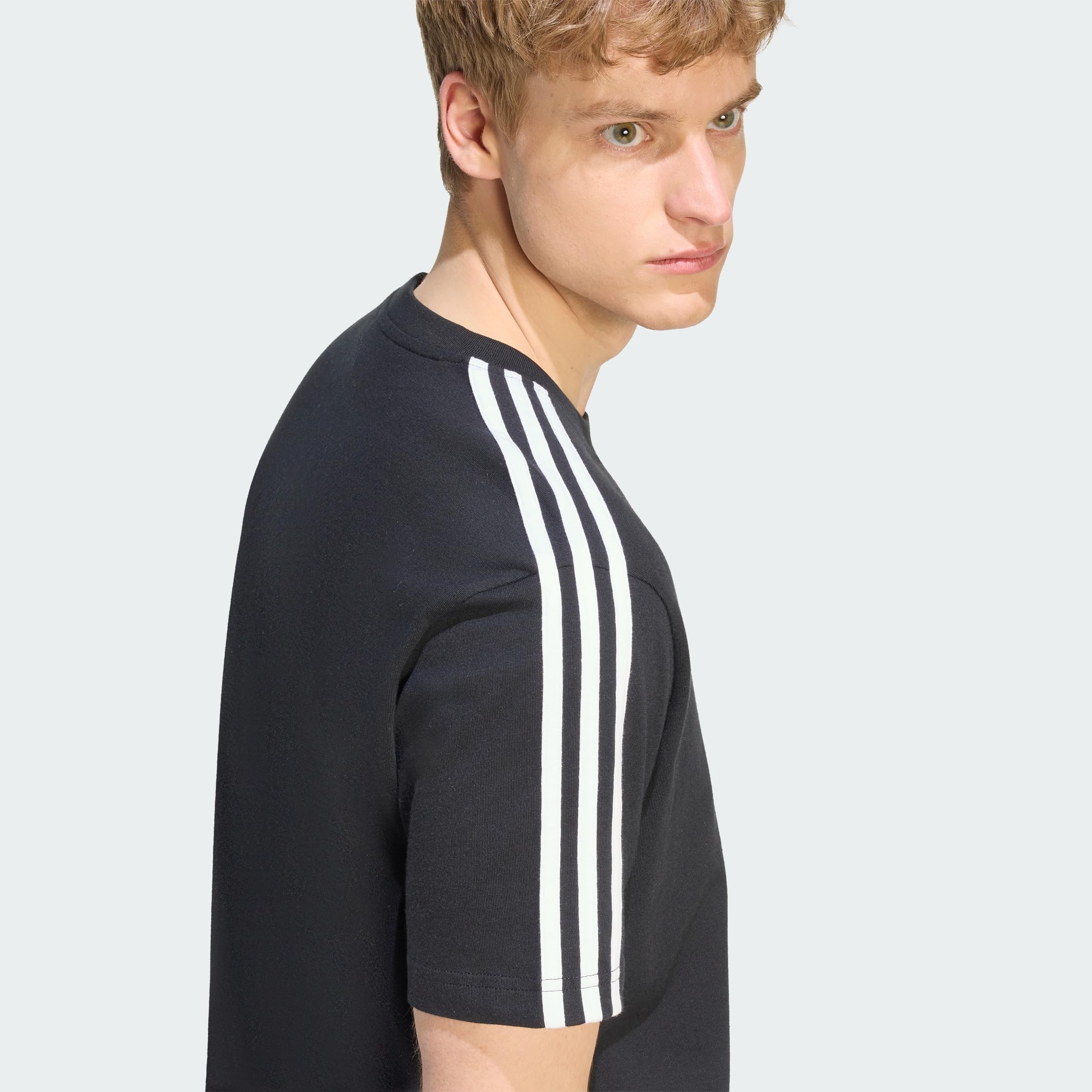 adidas Men T-Shirt Essentials 3-Stripes in Jersey, con Logo sul Petto a Sinistra