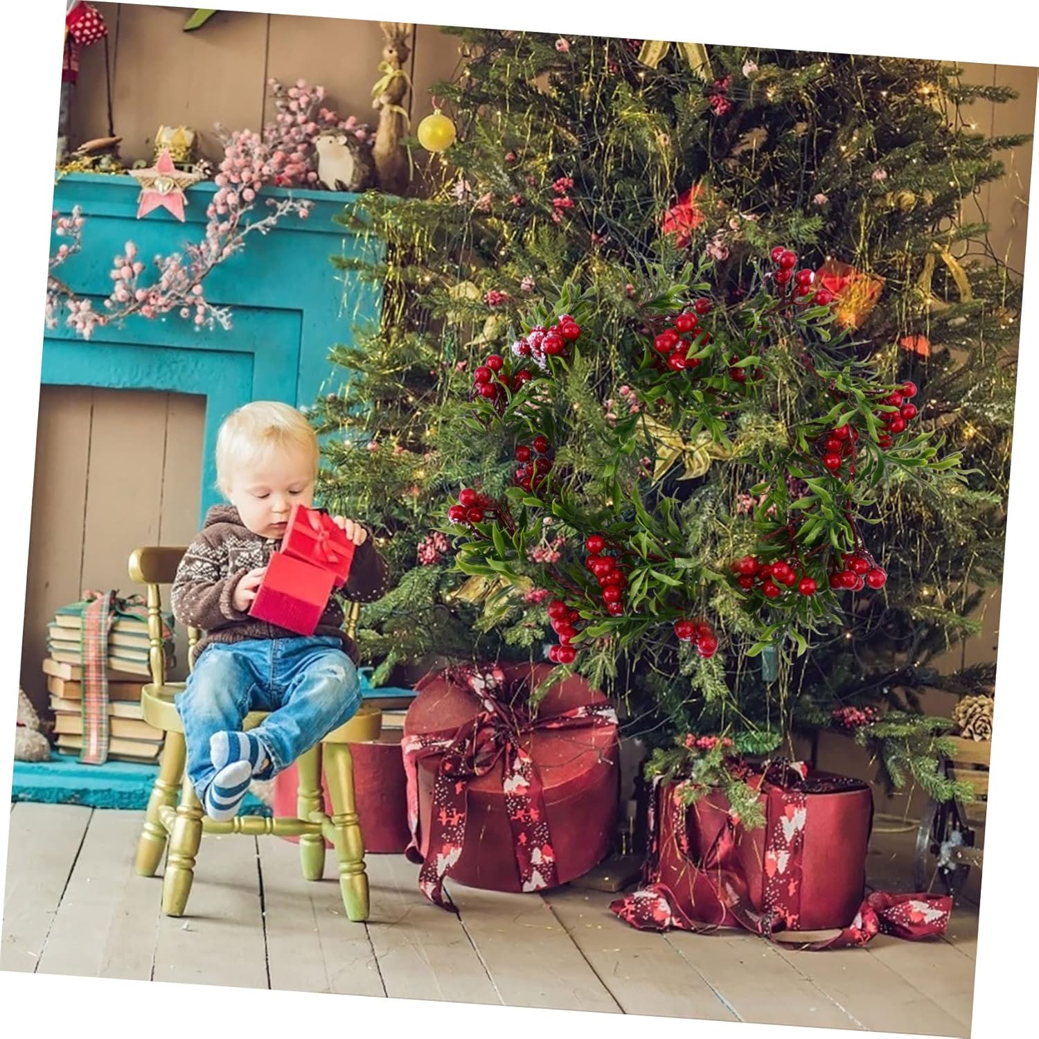 3pcs Artificial Christmas Red Berry Rattan Decoration Faux Berry Vine for Holiday Home Decor for Christmas Party and Festive Ambience