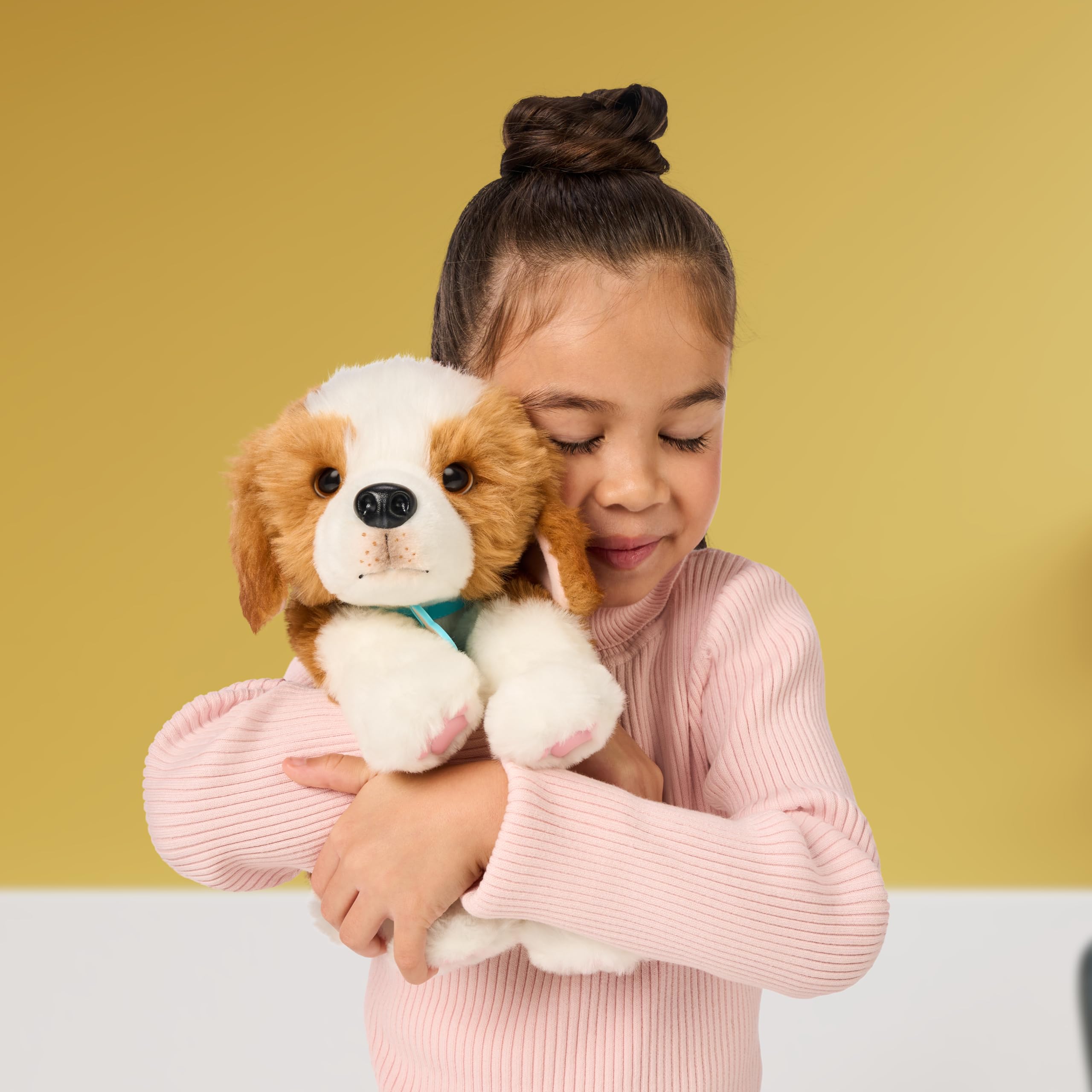 Little Live Pets My Really Real Puppy Patches Le Beagle | Peluche Interactive. 60 Sons et réactions. Fourrure Douce, Pattes lestées, Yeux Mobiles. 72 Versions. Caisse Deluxe. avec Piles. 4 Ans et +