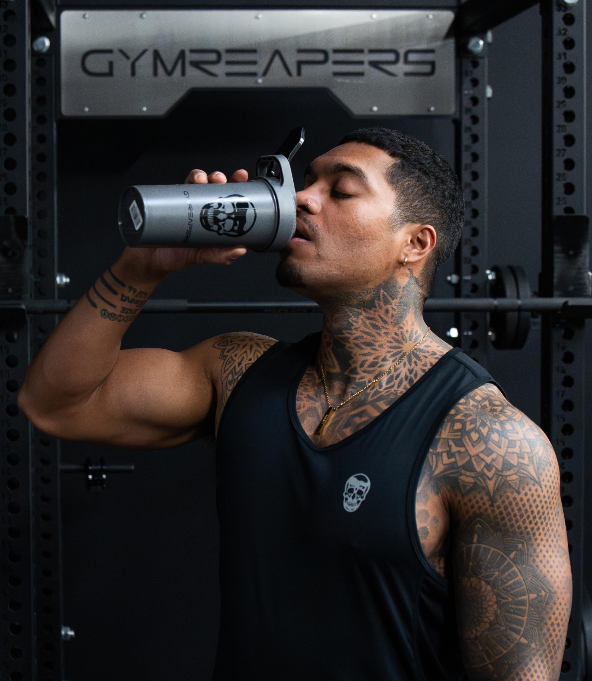 Gymreapers 27oz Shaker Bottle, BPA-Free Protein Shaker Cup with Leak-Proof Screw Cap, Dishwasher Safe Pre Workout Water Bottle for Gym, Supplements, Smoothies