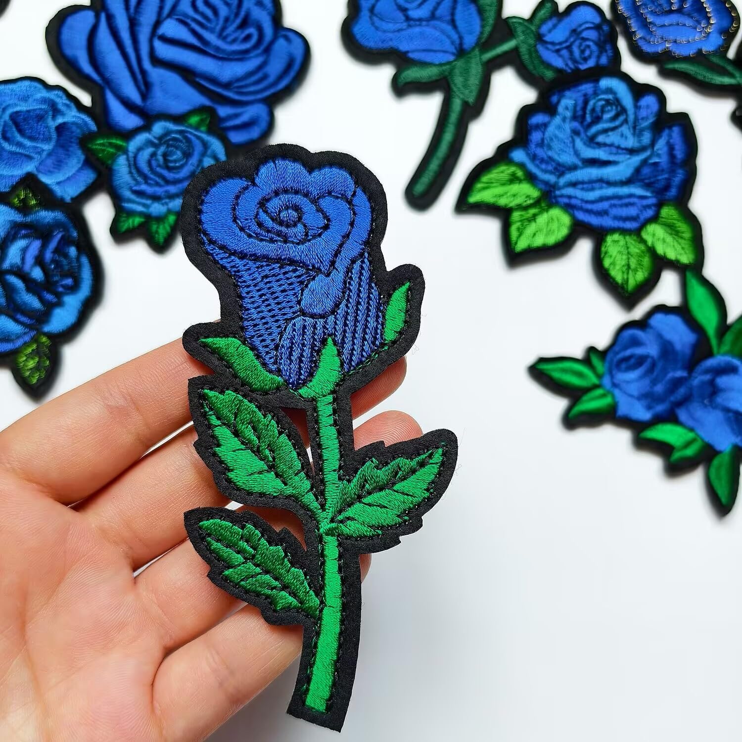 Sourcemall Naaibare Peony Bloemen Patches, Geborduurde Bloemen Applicaties voor DIY Kleding, Jassen, Jeans, Rugzakken, Petten, Kunstnijverheid Naaien (Donkerblauwe Peony
