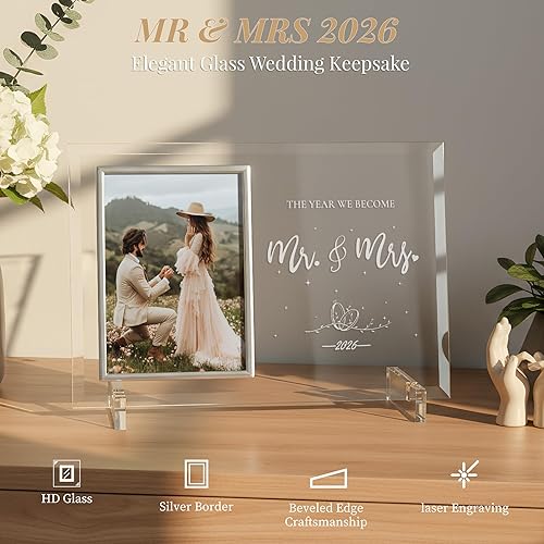 Miniatura 2 de PIKPEOD Marco de fotos de cristal de Mr and Mrs de 4 x 6 pulgadas, regalos de boda para parejas, regalos de boda personalizados para recién casados,