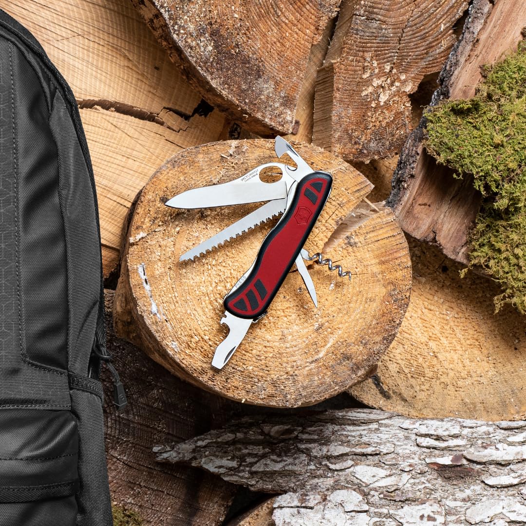 Victorinox Schweizer Taschenmesser Forester M, 10 Funktionen, Multitool mit Großer Klinge, Dosenöffner, Schraubendreher 3 mm, Einhand, Rot/Schwarz