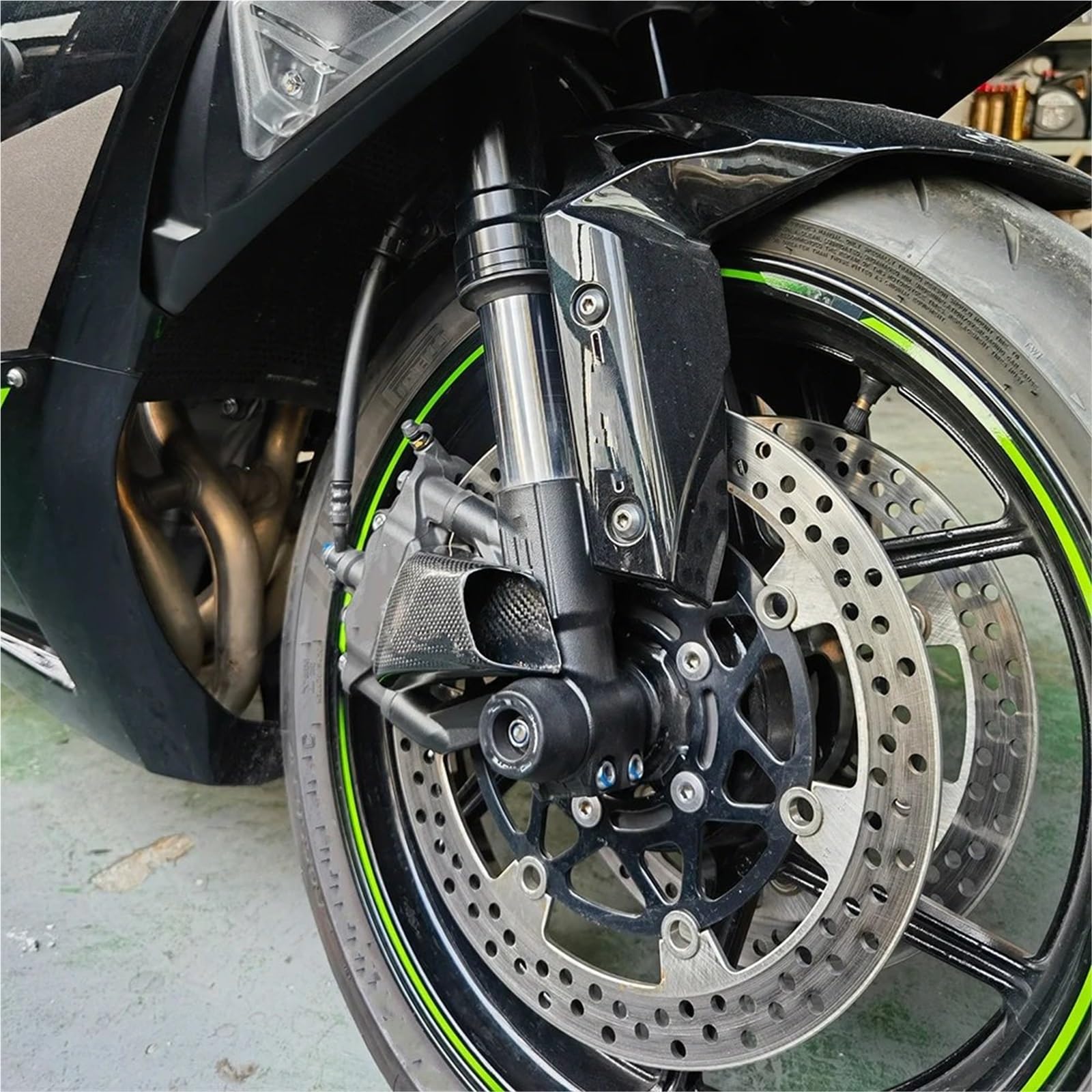 Refrigeración de pinza de freno Cubierta de radiador de fibra de carbono para pinza delantera de motocicleta,conductos de aire de refrigeración, compatible con Kawasaki Ninja ZX-6R ZX6R(Glossy)