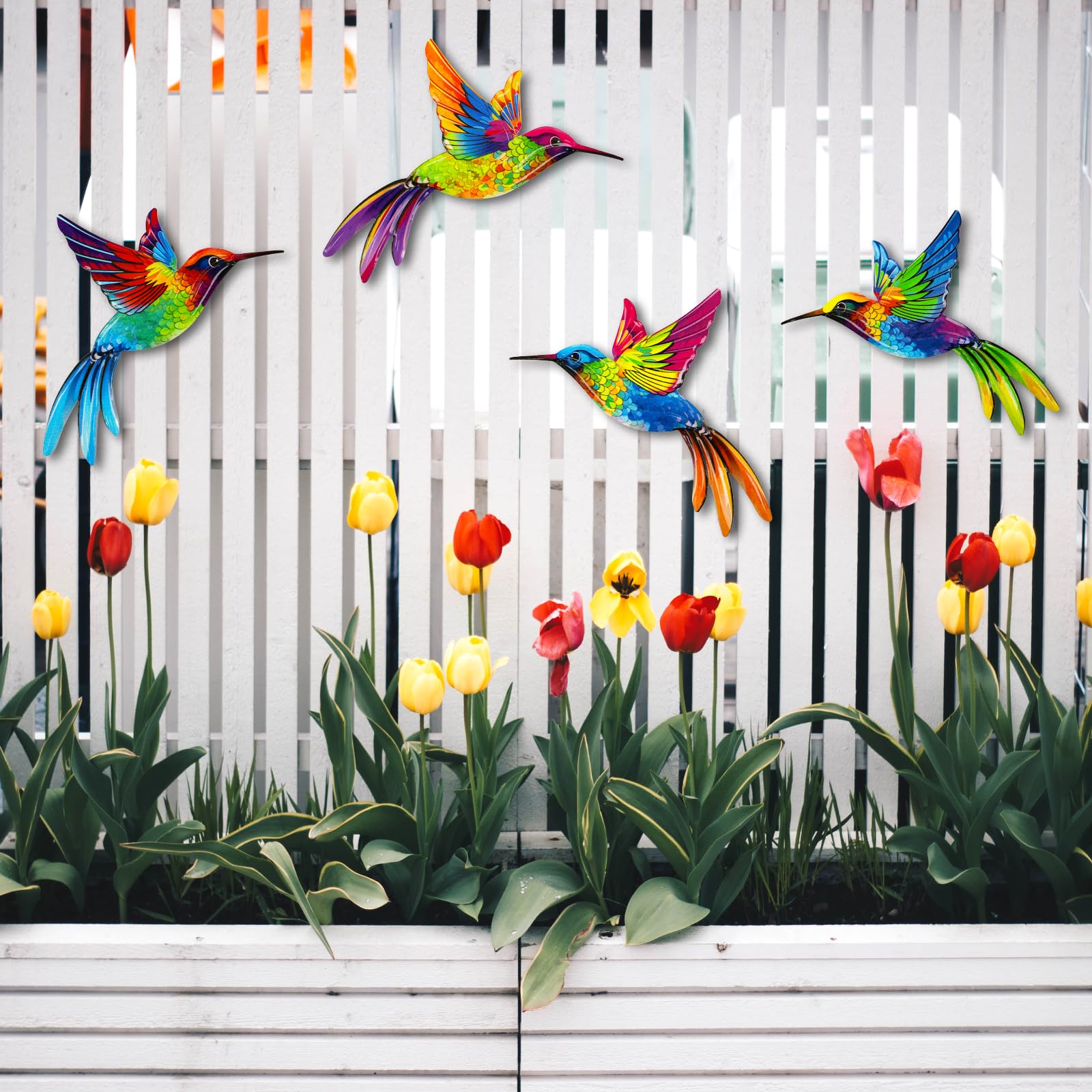4 Stück Metall-Kolibri-Wandkunst für den Außenbereich, Giyiprpi 3D-farbige Wandkunst, Zaunverzierungen für Terrasse und Garten, Wandskulptur zum Aufhängen für Garten, Wohnzimmer und Balkon
