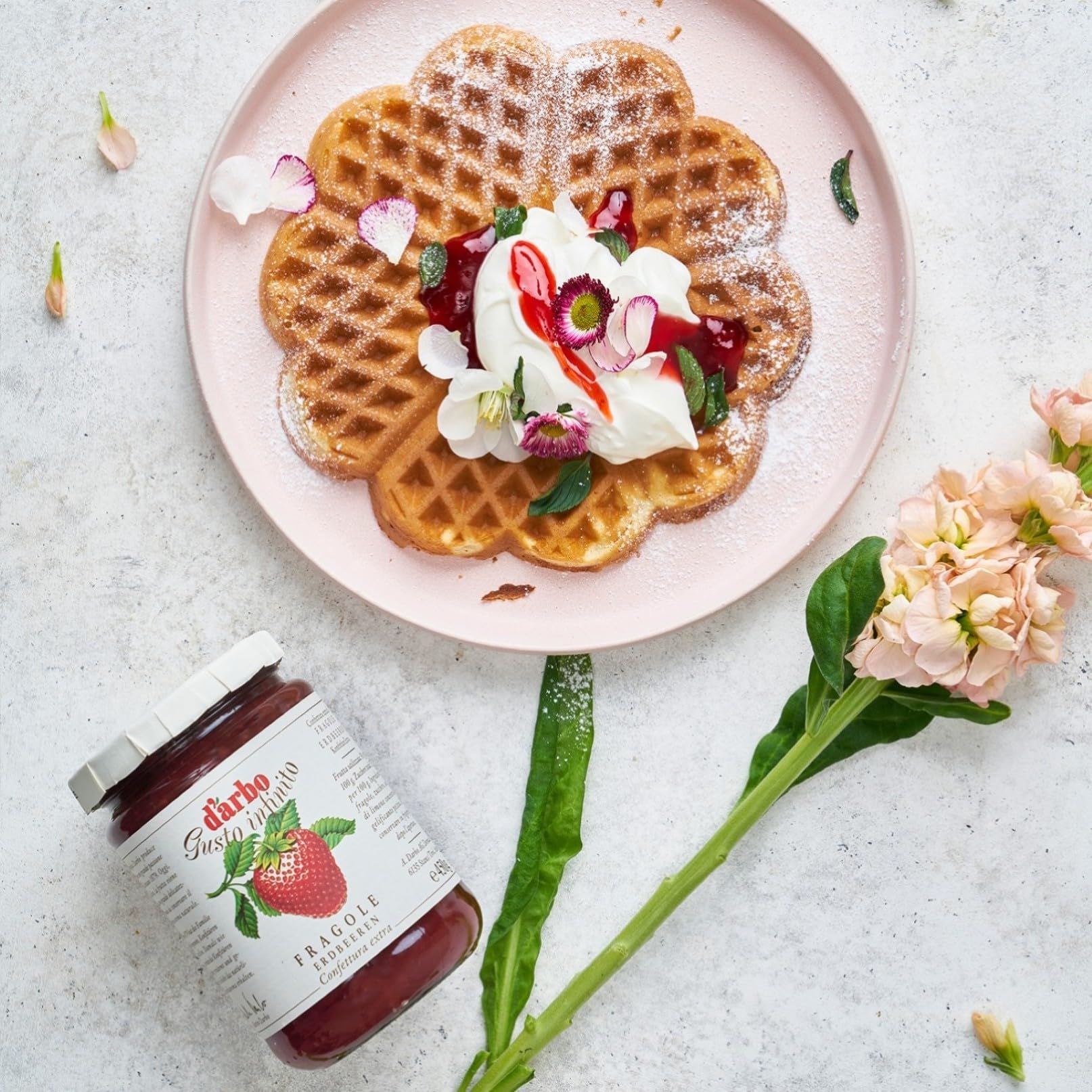 Darbo, Confetture Extra di Fragole, Marmellata con Frutta di Alta Qualità, Ideale per la Colazione, Senza Conservanti e Senza Glutine, Formato Convenienza, Confezione da 6 Vasetti da 450 g