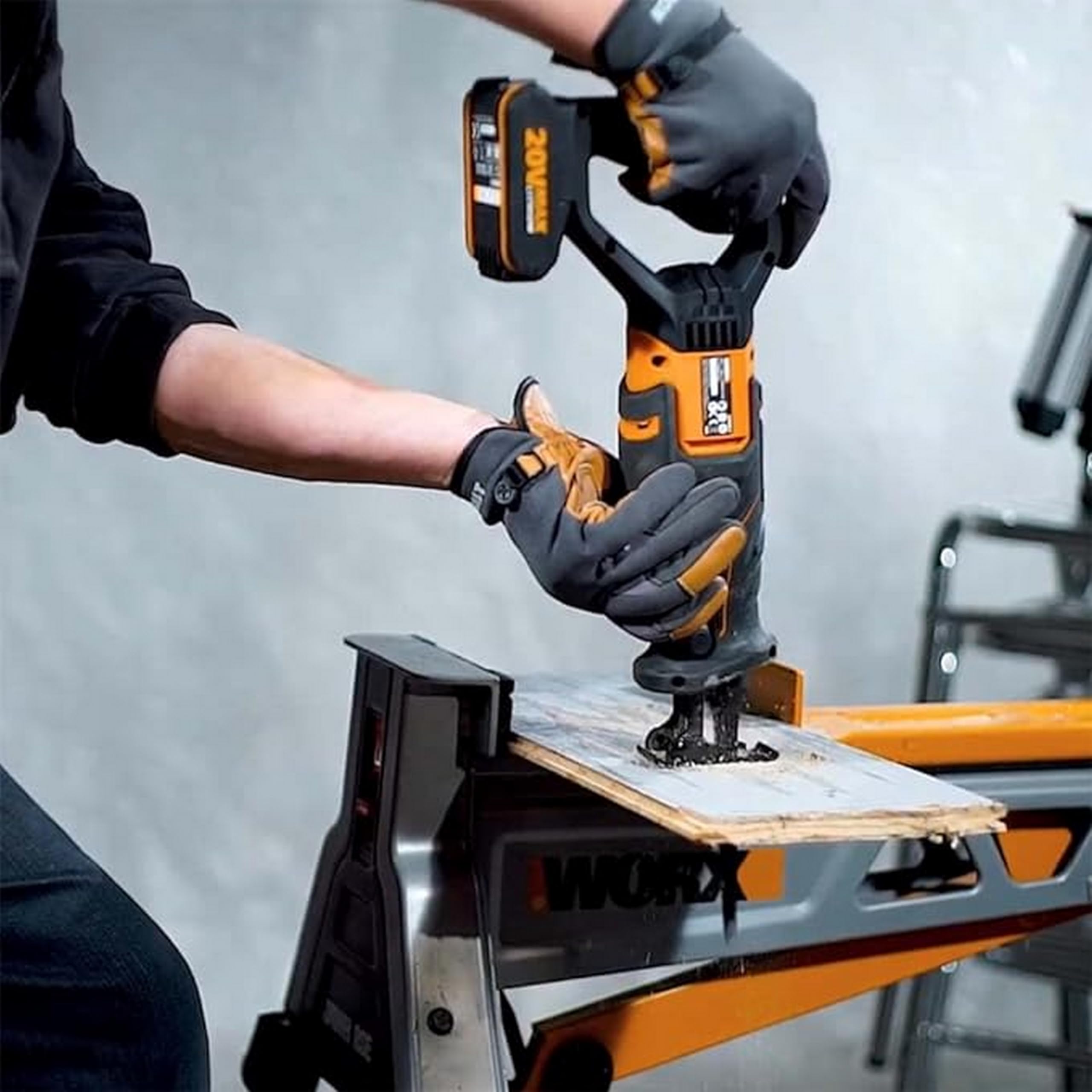 WORX Scie sabre sans fil 20V WX500.9, Compacte et Légère, Coupe le Bois, l'Acier et le PVC jusqu'à 190mm, Vitesse Variable, Anti-Vibration, livrée avec lames bois et acier, sans Batterie ni Chargeur