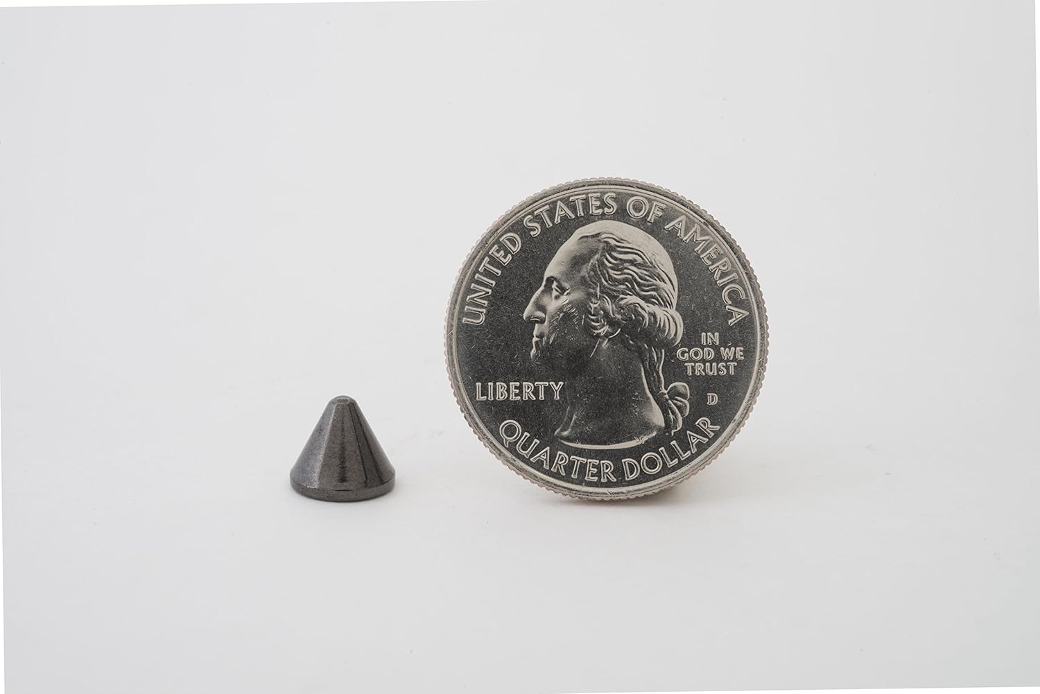 Cone Spikes - Size 7 - Ideally Used for Denim and Leather Work - Screw Back Spikes - Black Metal - Pack of 100 Studs and Spikes