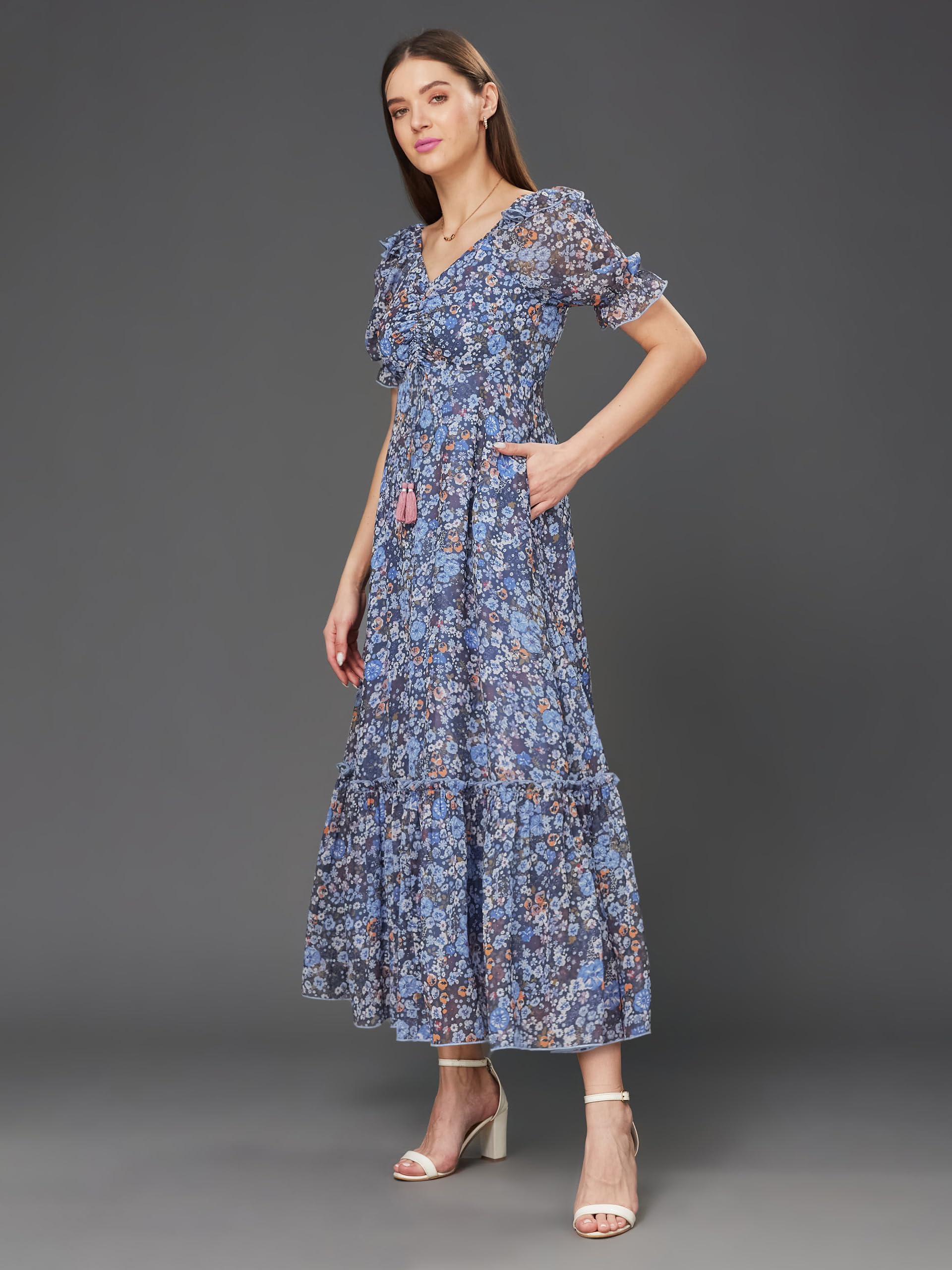 Miss Chase Women's Sweetheart Neck Puffed Sleeve Floral Maxi Dress With Pockets (Plus Size) (Mcaw21D06-35-178-09, Multicolored-Base-Navy Blue, 4Xl)