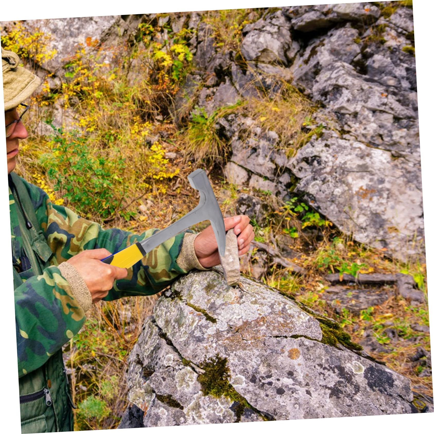NUOBESTY Martillo Geológico Multiusos con Mango de Tpr y Acero de Alto Carbono, Diseño Ergonómico para Reducir Fatiga en Exploración y Actividades al Aire Libre