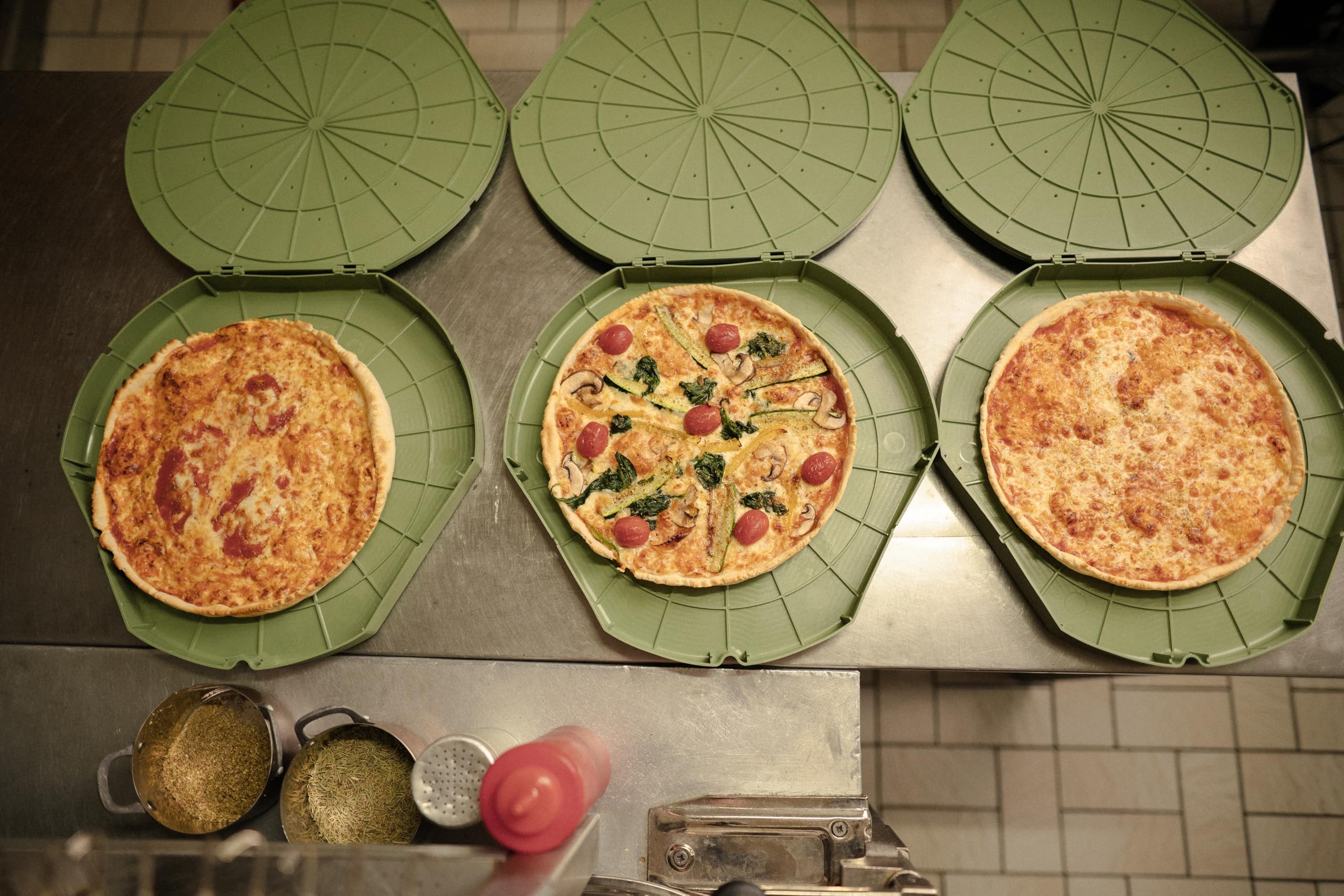 reMAIN MAINBOX - 5 pezzi di cartone per pizza riutilizzabile in materiale riciclato – sostenibile Take Away Box – privato o gastronomico/adatto per pizza, lahmacun, pide, torte fiamme, UVM. (verde)