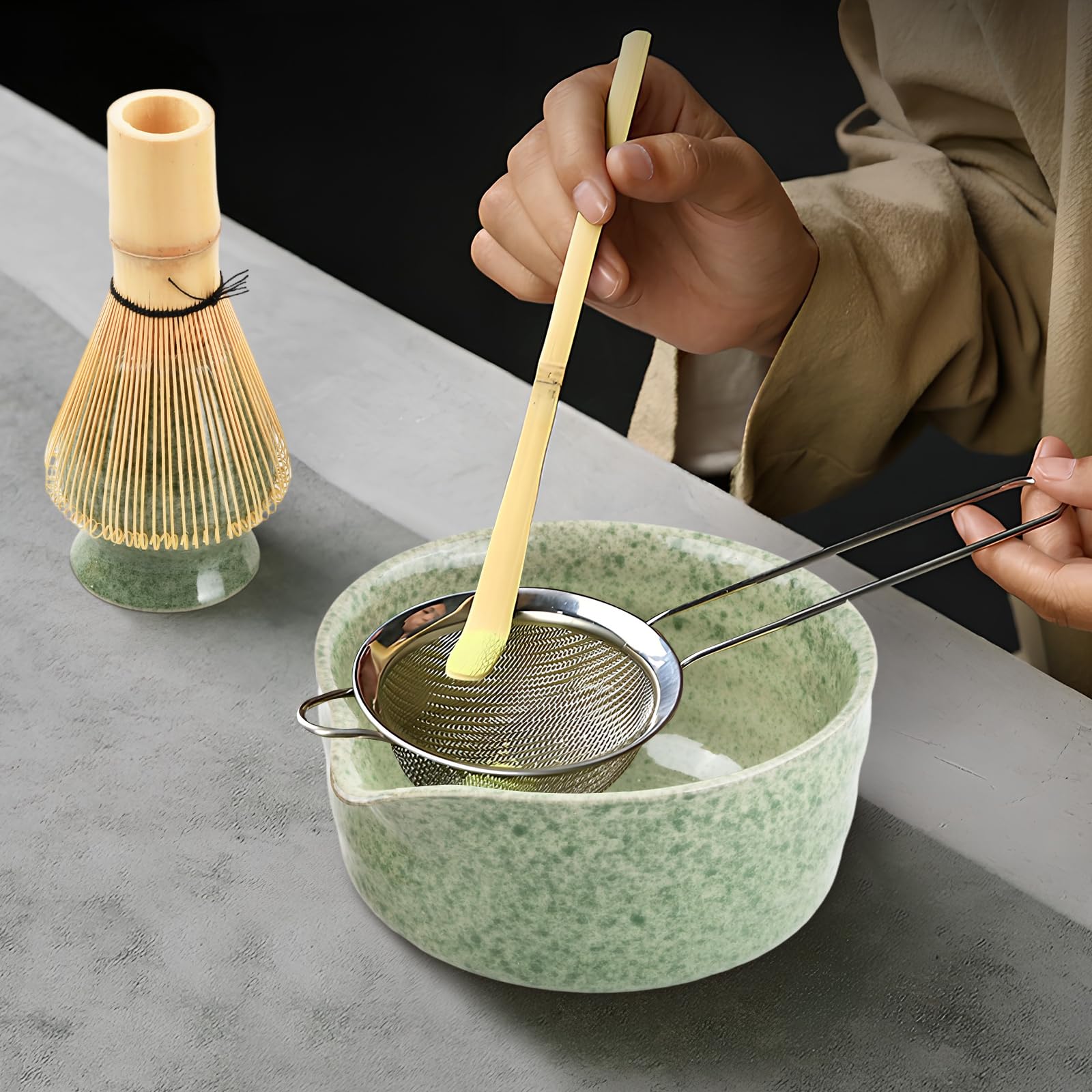 5 in 1 Set Accessori per Matcha Cerimonia Tè Giapponese con Ciotola Matcha, Frusta Matcha in Bambù Naturale, Paletta Bambù, Porta Frullino per Tè Cerimonia (Verde Intenso)
