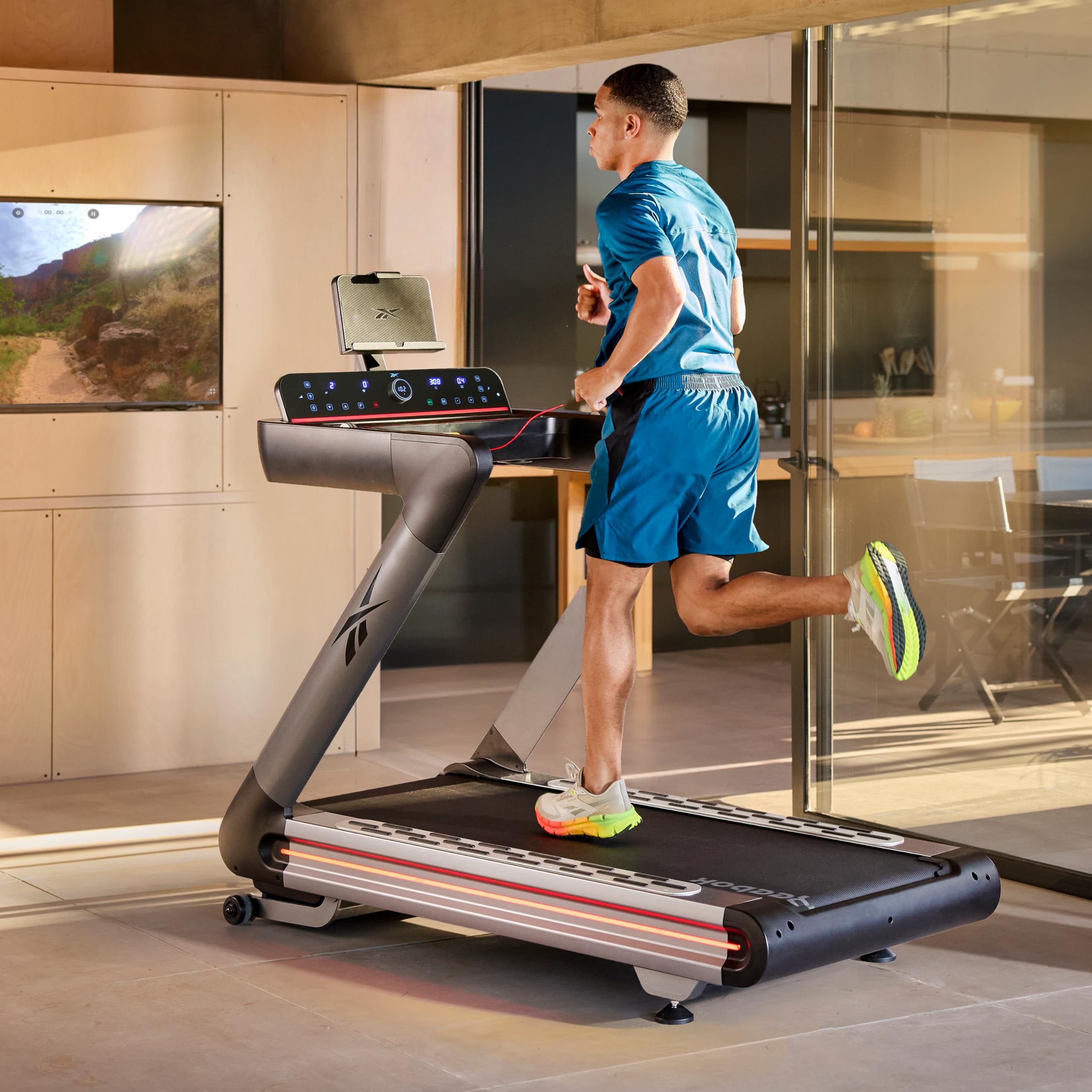 Reebok Tapis Roulant Z-tech - Kinomap e Zwift - Velocità massima 20km/h - 154x55cm - Monitor LED - Uso semi-professionale