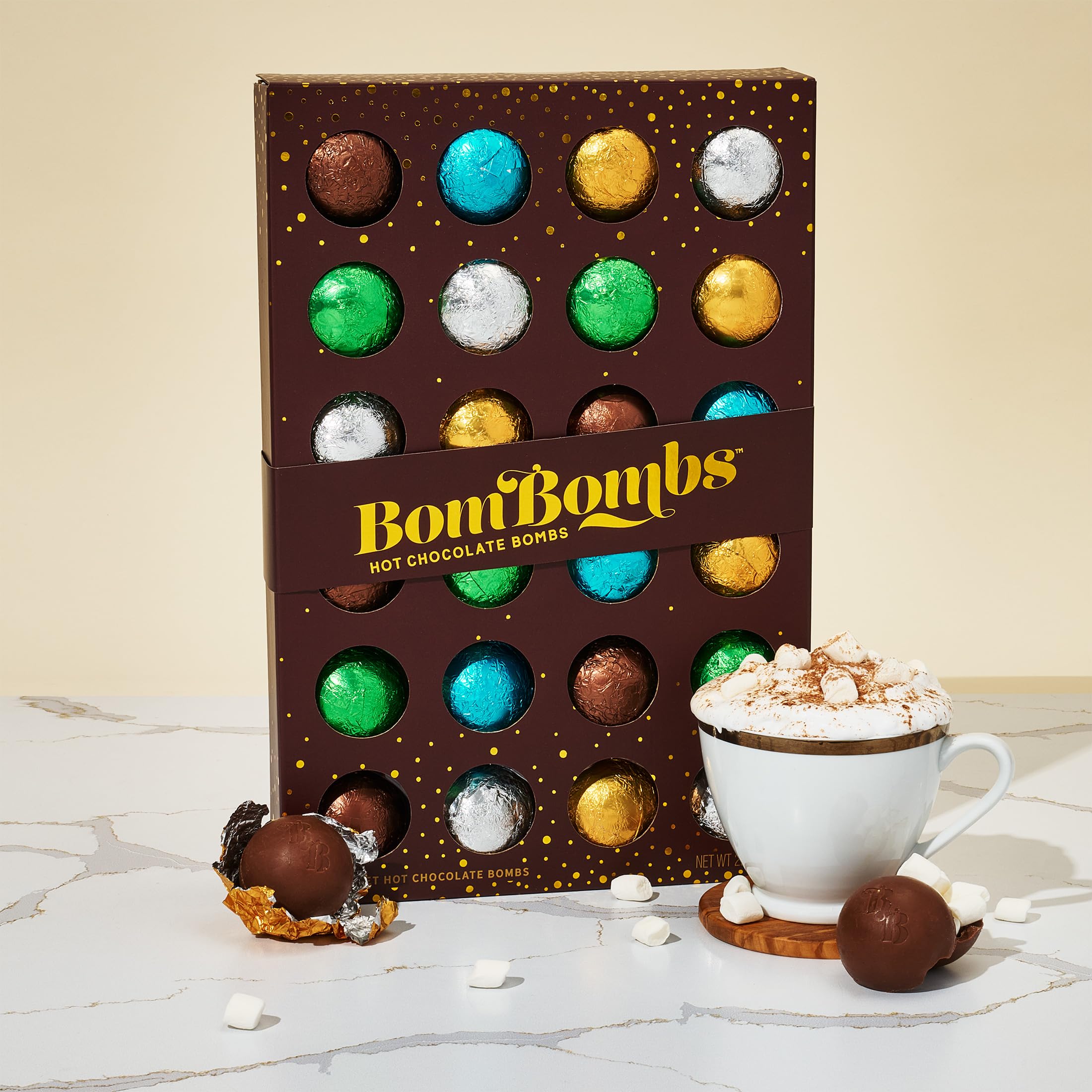 BomBombs, bombe di cioccolata calda, include brownie al fudge, caramello, s'mores, biscotti e panna e bombe di cacao alla menta piperita ripiene di marshmallow, set da 24