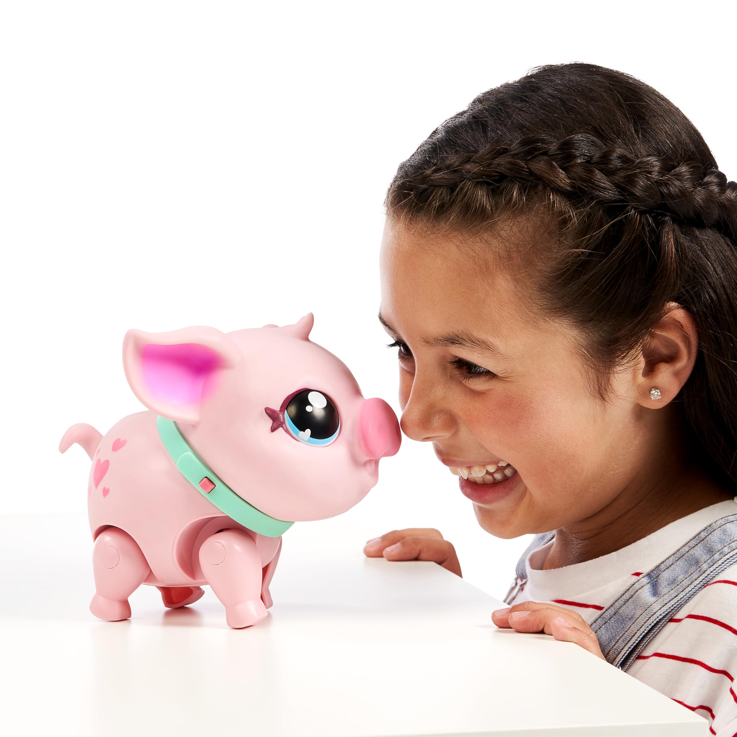 Little Live Pets My Walking Pig cerdita interactiva, Suave y Alegre Que Camina, Baila y te acaricia con la Nariz. Más de 20 Sonidos y reacciones. Pilas Incluidas. A Partir de 4 años.