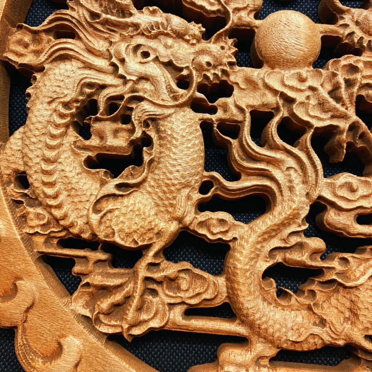 Amazon｜【月下蓮華彫刻堂】 双龍戯珠 26.5cm（龍・竜・雲) 円彫