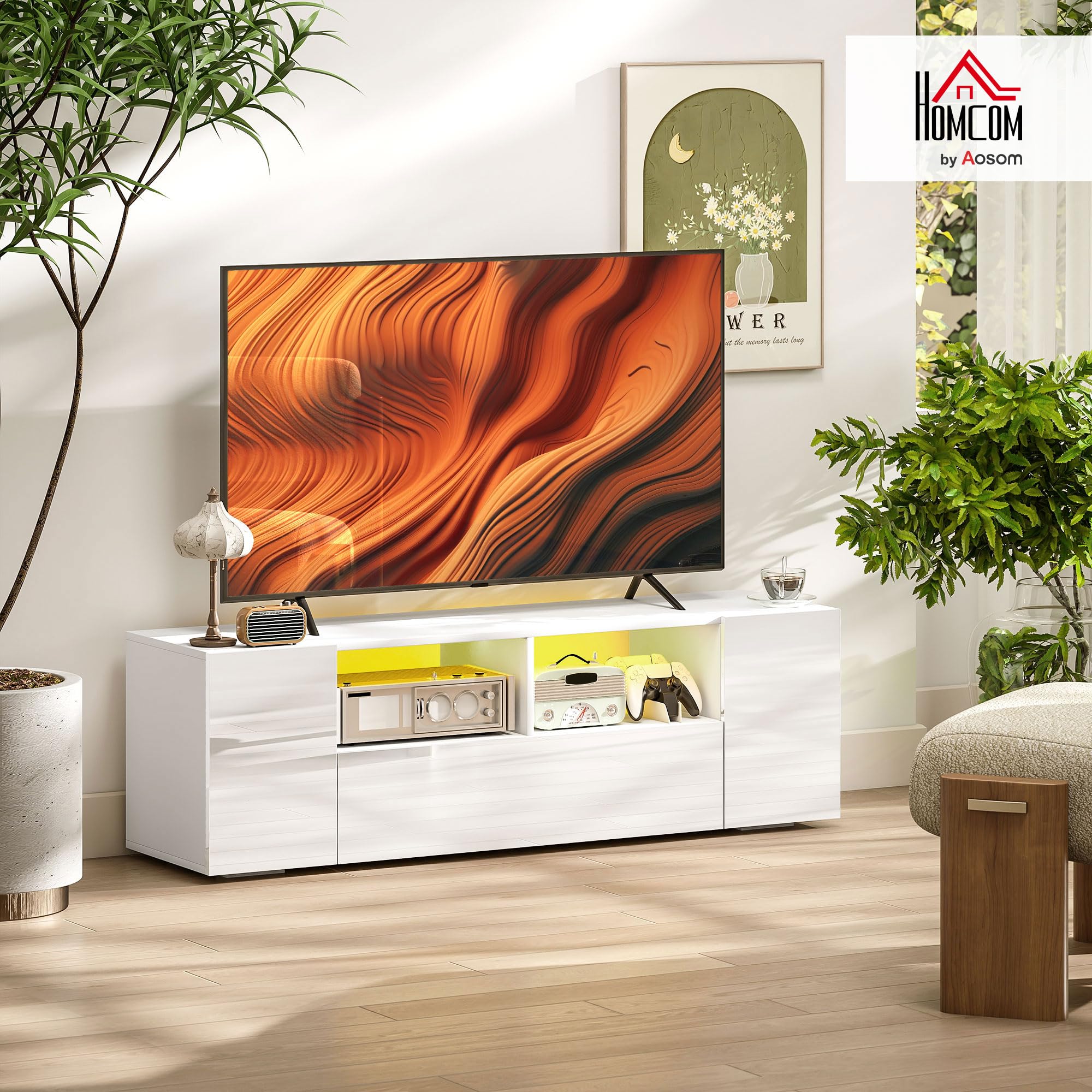 HOMCOM Mobile TV 60" max in Truciolato, Mobiletto TV con 3 Ripiani, 2 Armadietti e Luci LED, 137x35x42 cm, Bianco Lucido