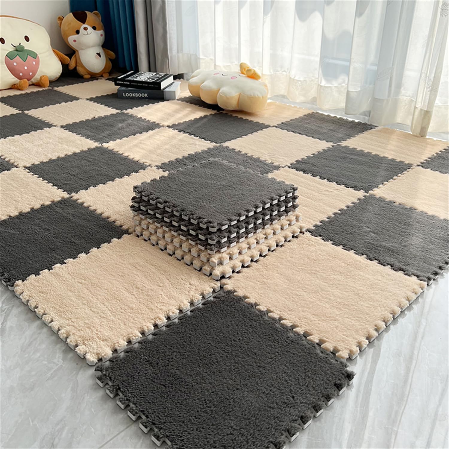 Alfombra de espuma de retazos para crear una zona de juegos segura en el salón familiar