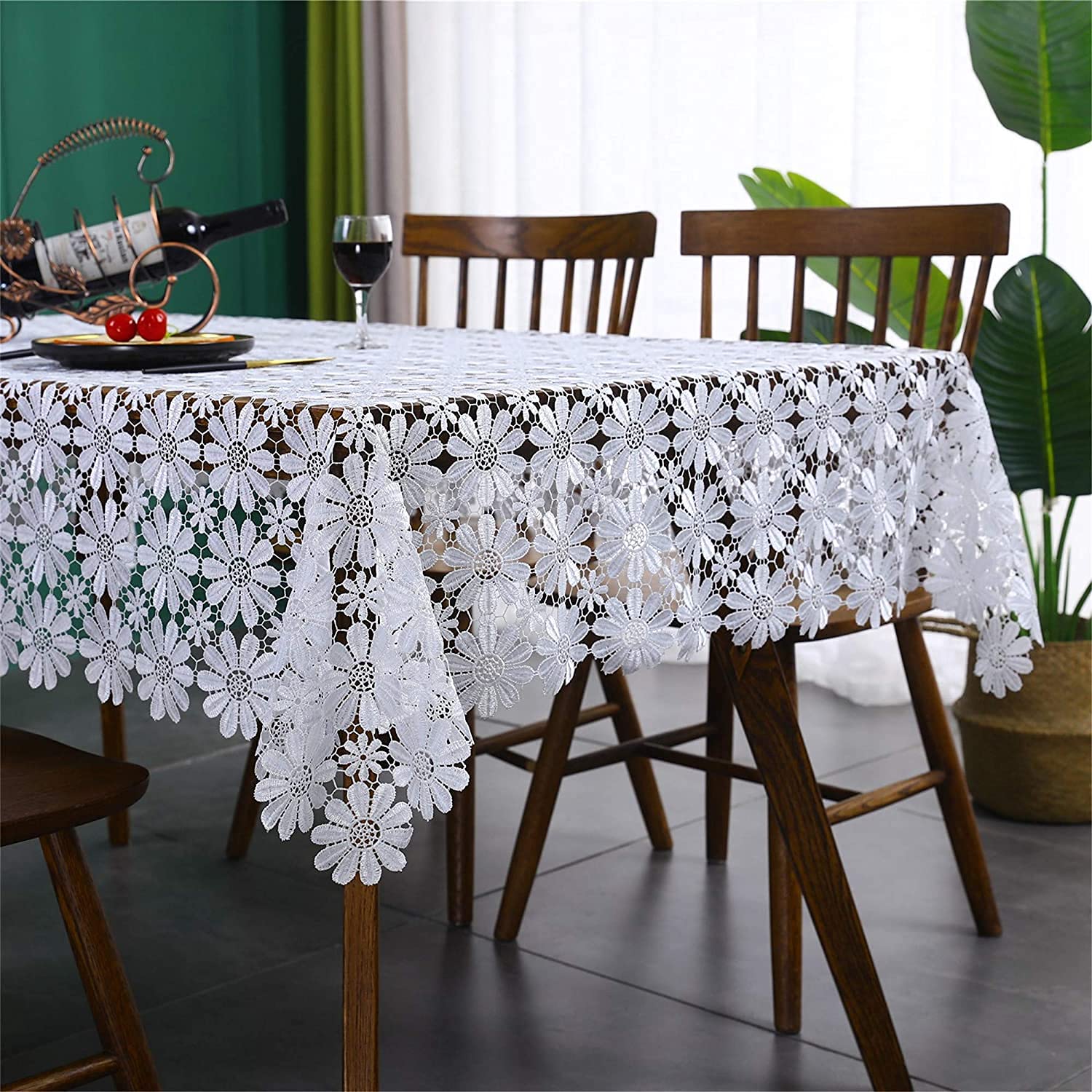Nappe rectangulaire en dentelle blanche florale pour sublimer vos repas de famille