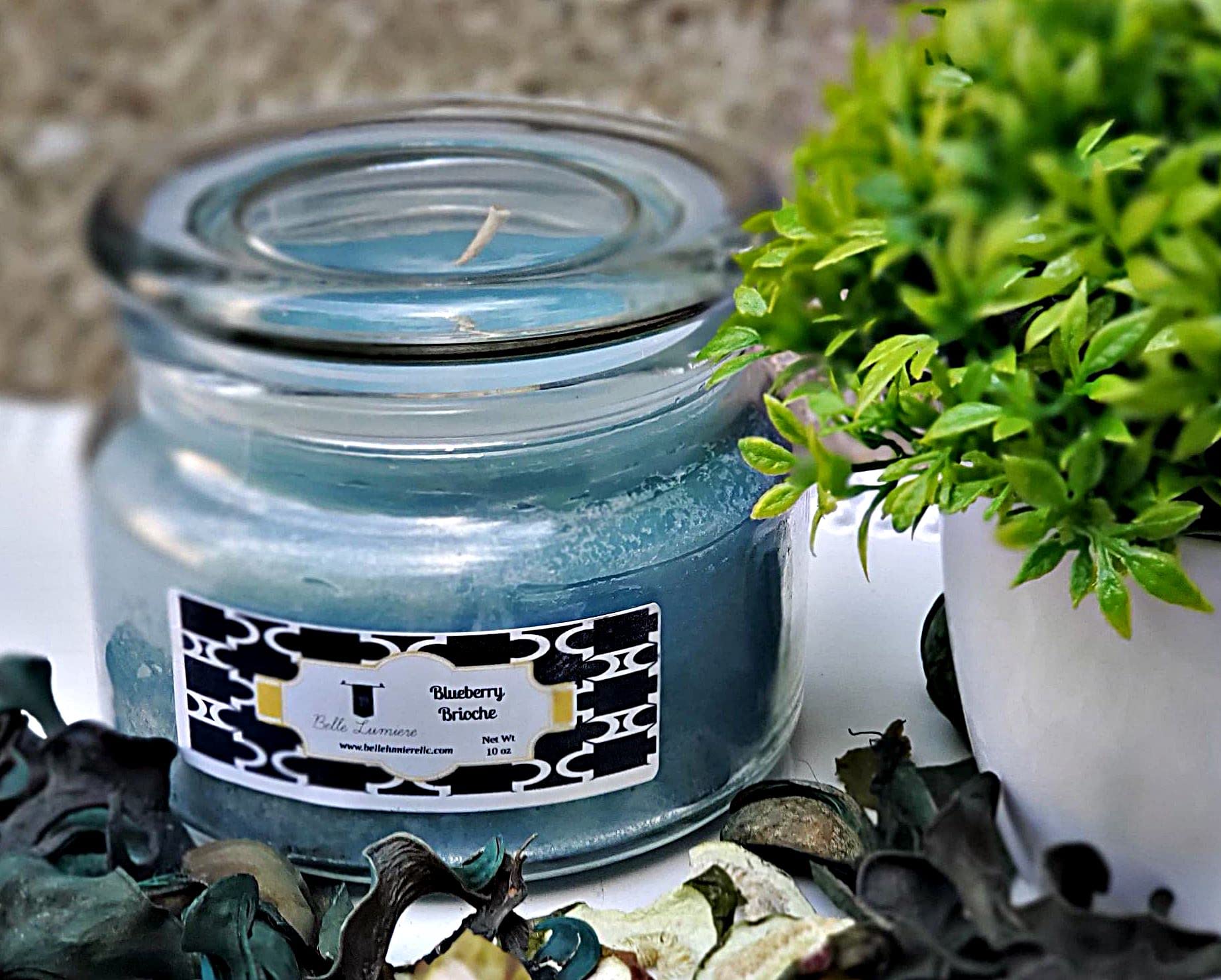 Belle Lumiere Luxury Blueberry Brioche Scented Oil Infused 10 oz Aromatherapy Candle