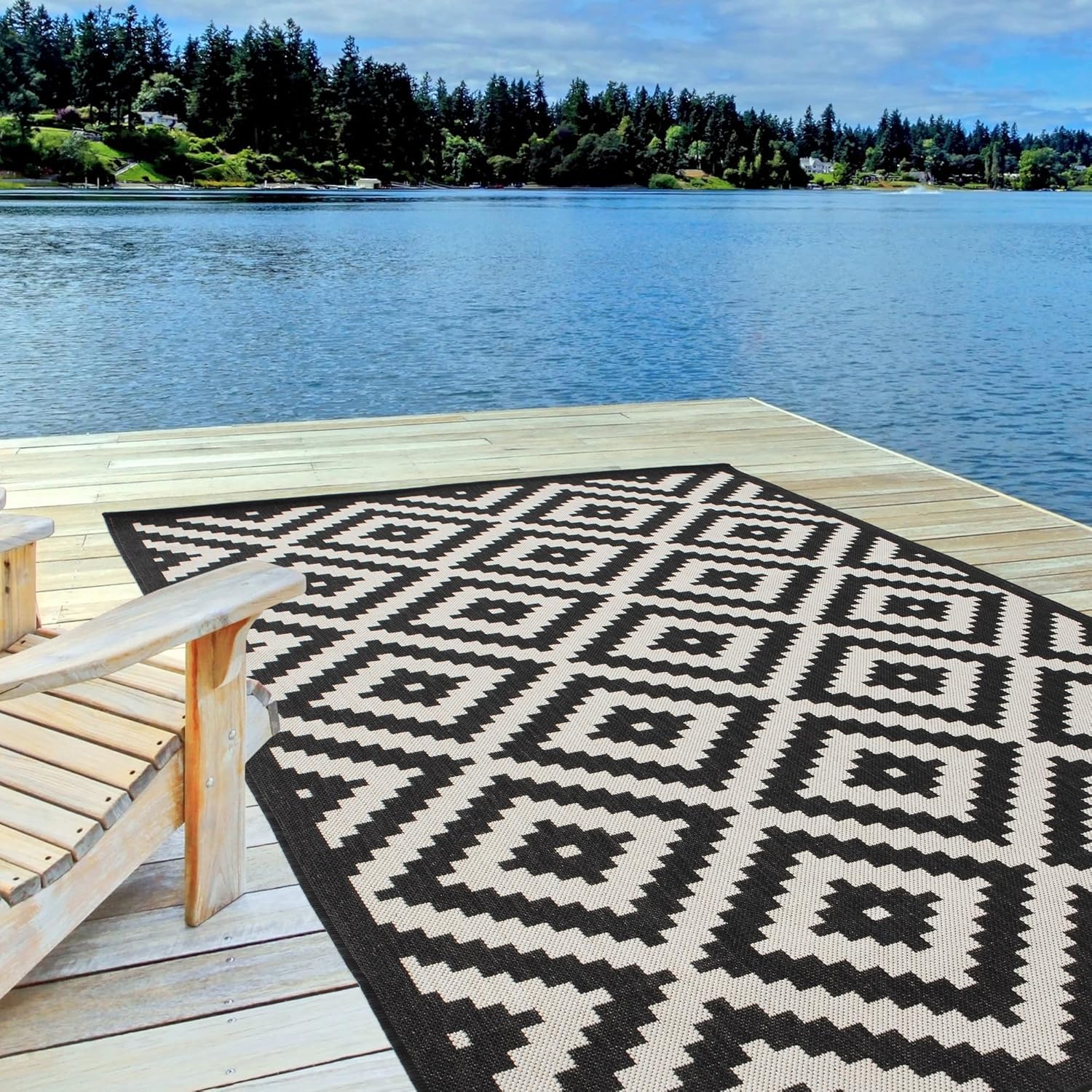 Outdoor Rug – Weather & UV Resistant Outdoor/Indoor Area Rugs - Durable Rugs for Patio, Deck, Garden, Kitchen, Bathroom or Living Room - Black, 80 x 150 cm