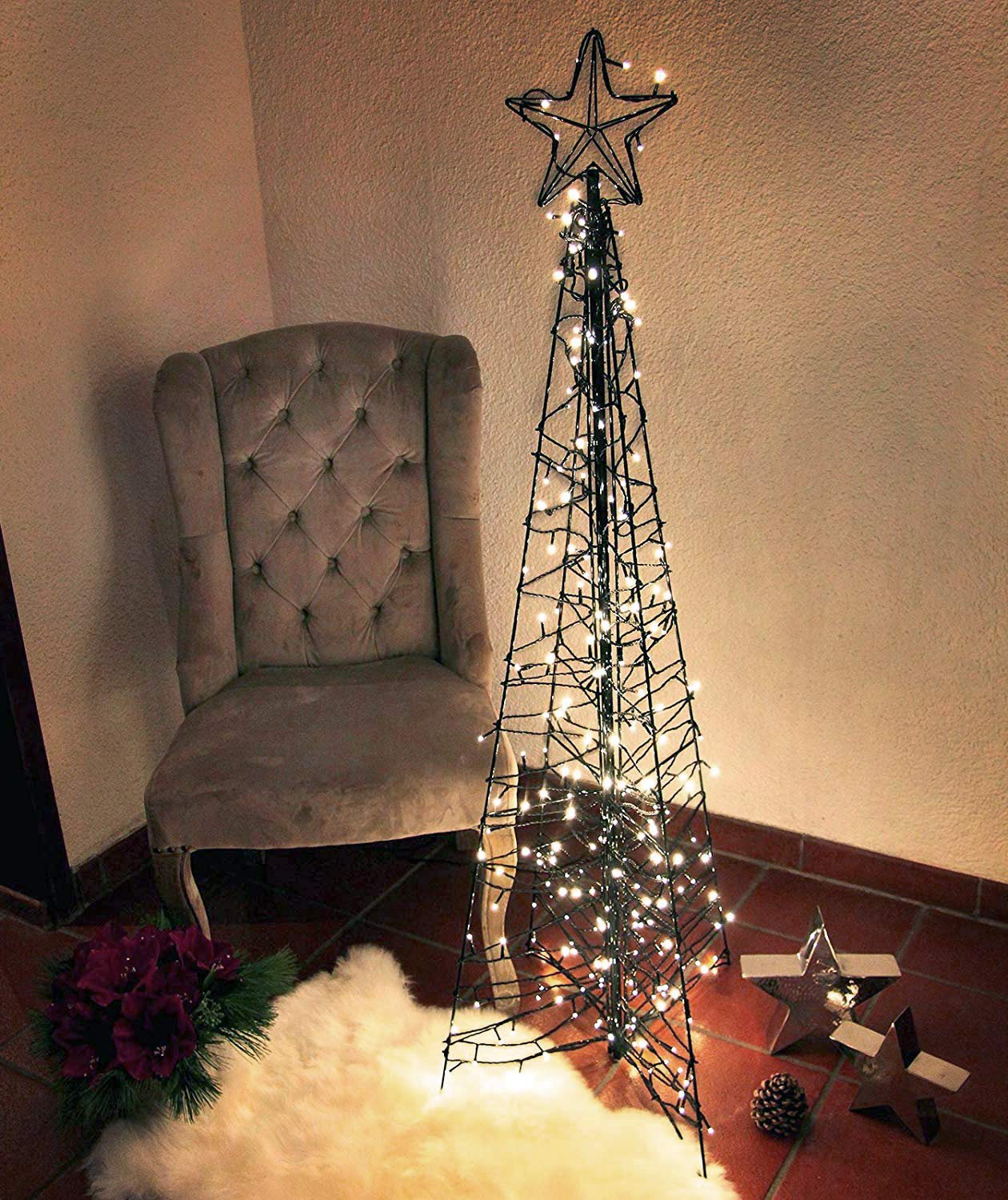 Gartenpirat Moderner Weihnachtsbaum 150 cm Pyramide aus Metall mit Lichterketten 264 LED