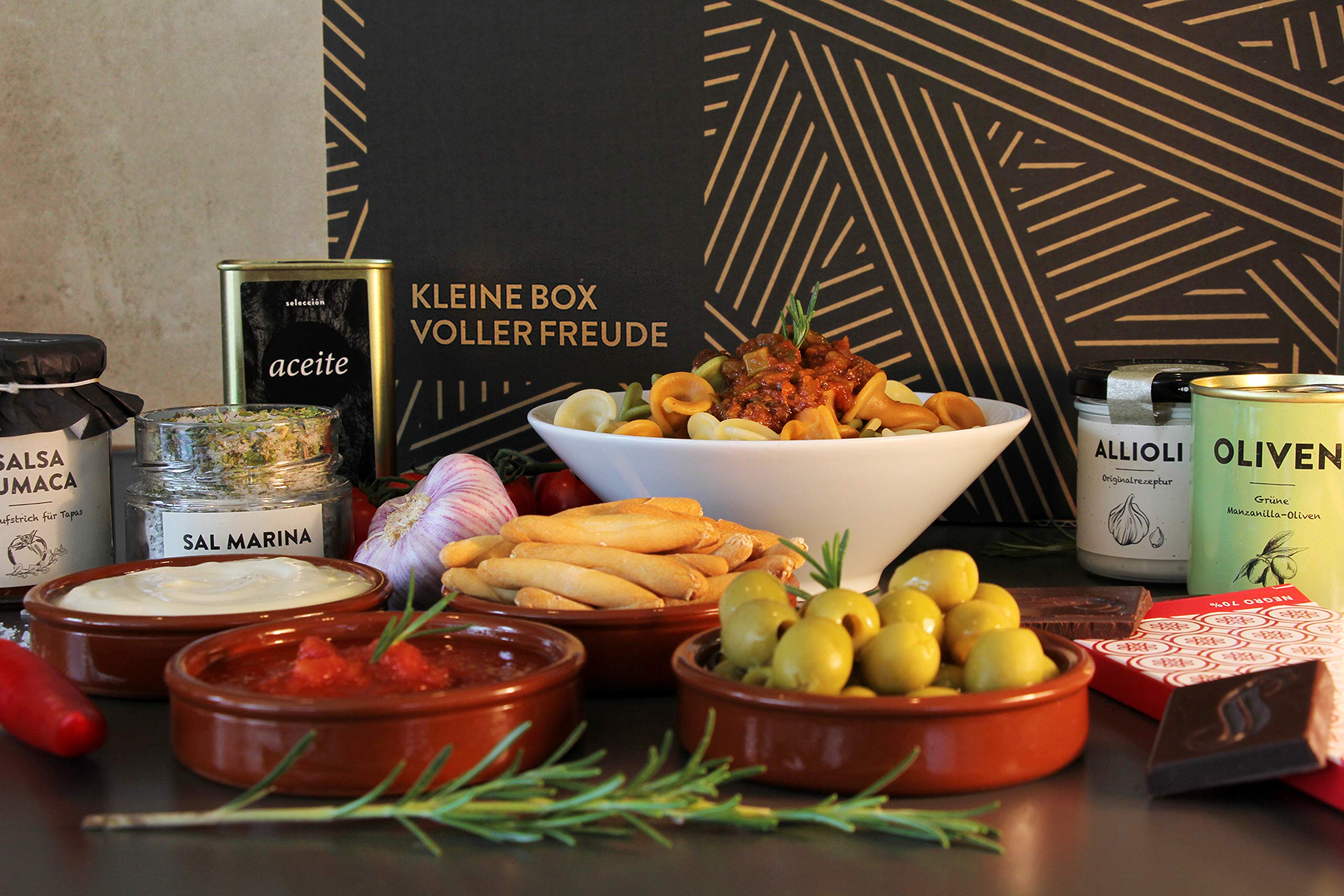 Vegetarisches Geschenkset mit mediterraner Feinkost, nativem Olivenöl Extra und Meersalz