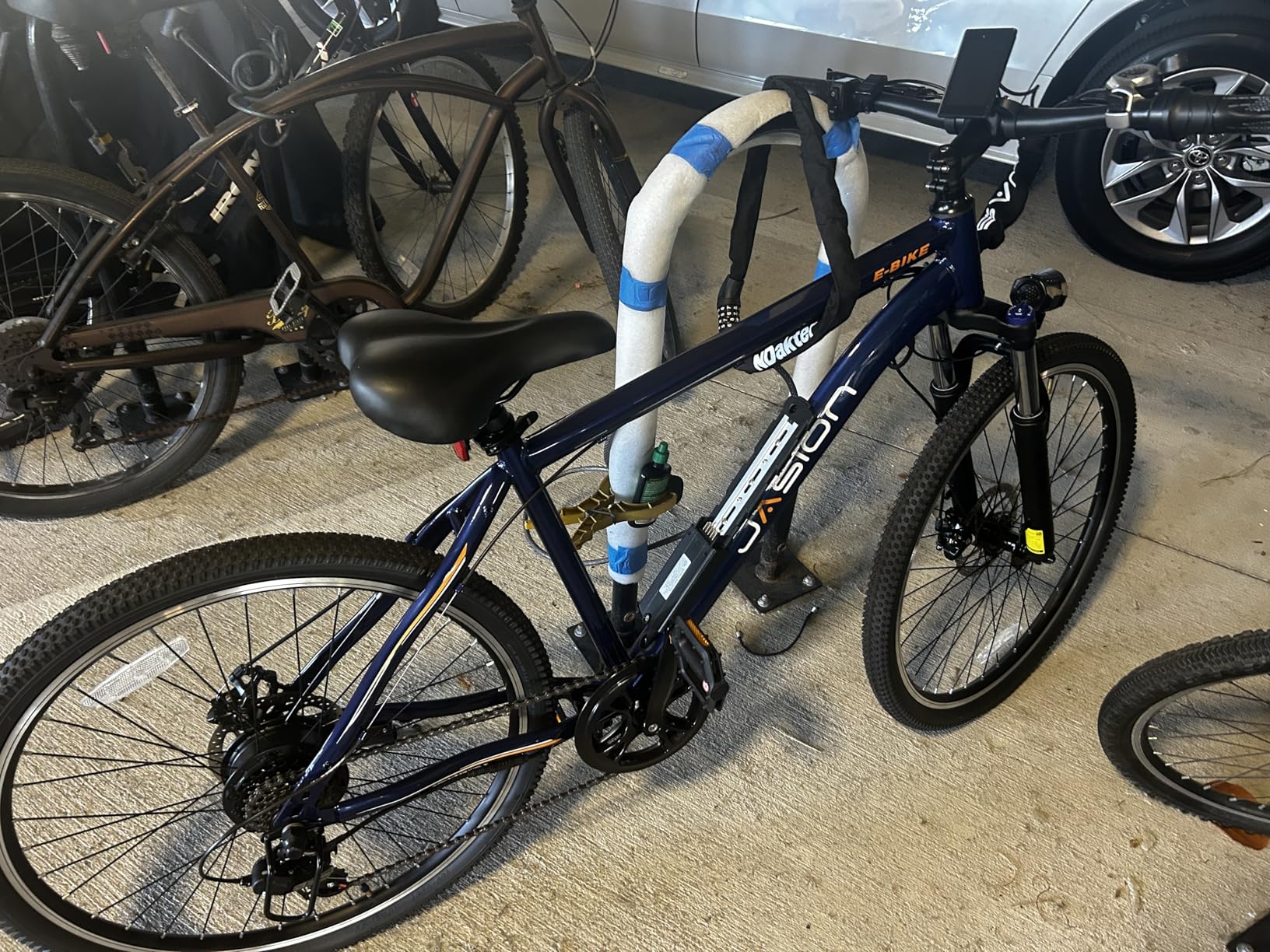 Jasion EB5 Electric Bike for Adults with Peak 500W Brushless Motor, 40Miles 20MPH Commuting Electric Mountain Bike with 360Wh Removable Battery, 7-Speed, 26" Tires and Front Fork Suspension photo review