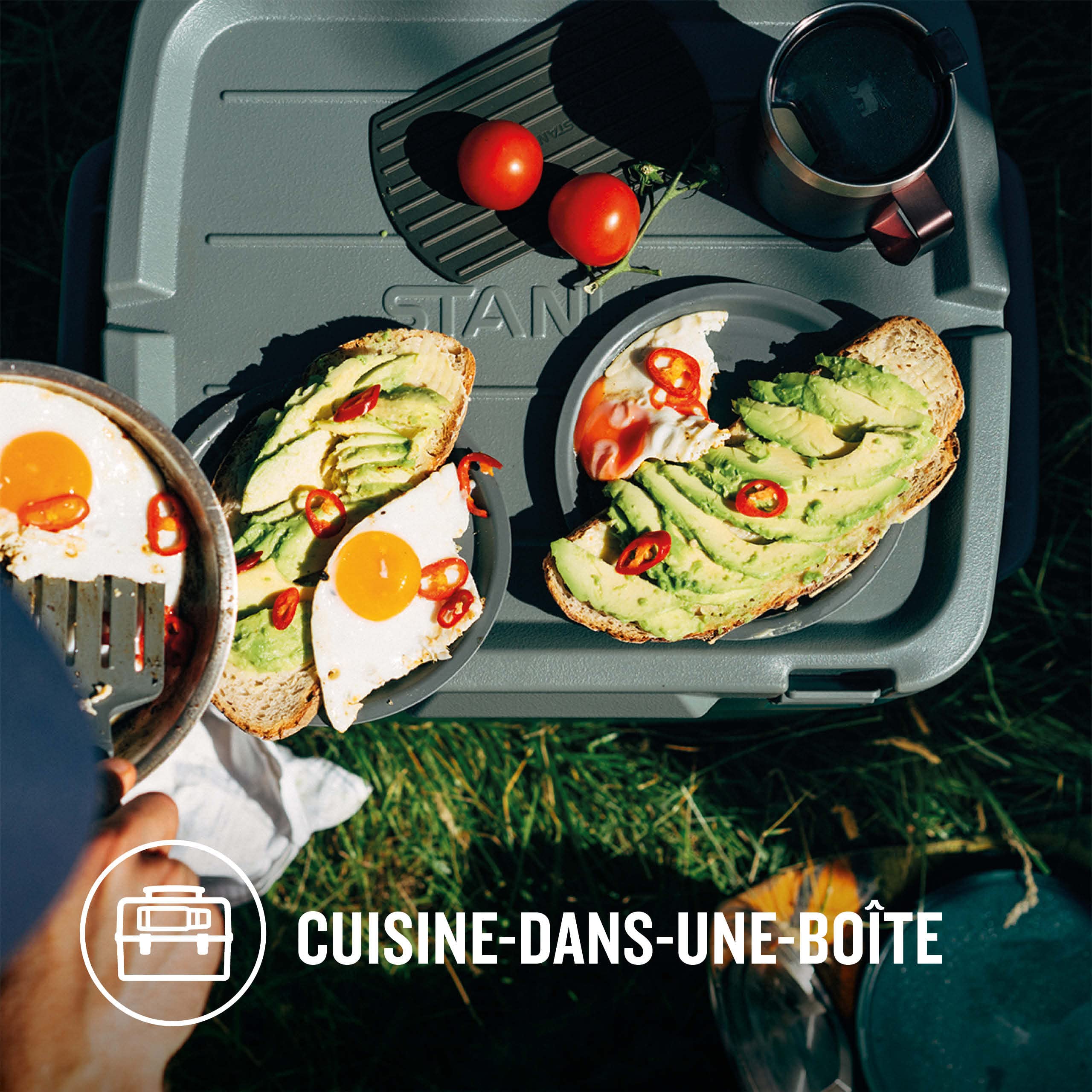 Stanley Adventure Batterie de Cuisine de Camping Tout-en-Un – Batterie de Cuisine d'extérieur légère 9 pièces en Acier Inoxydable – Vaisselle de Camping – Idéal pour la randonnée, Le Camping – Passe