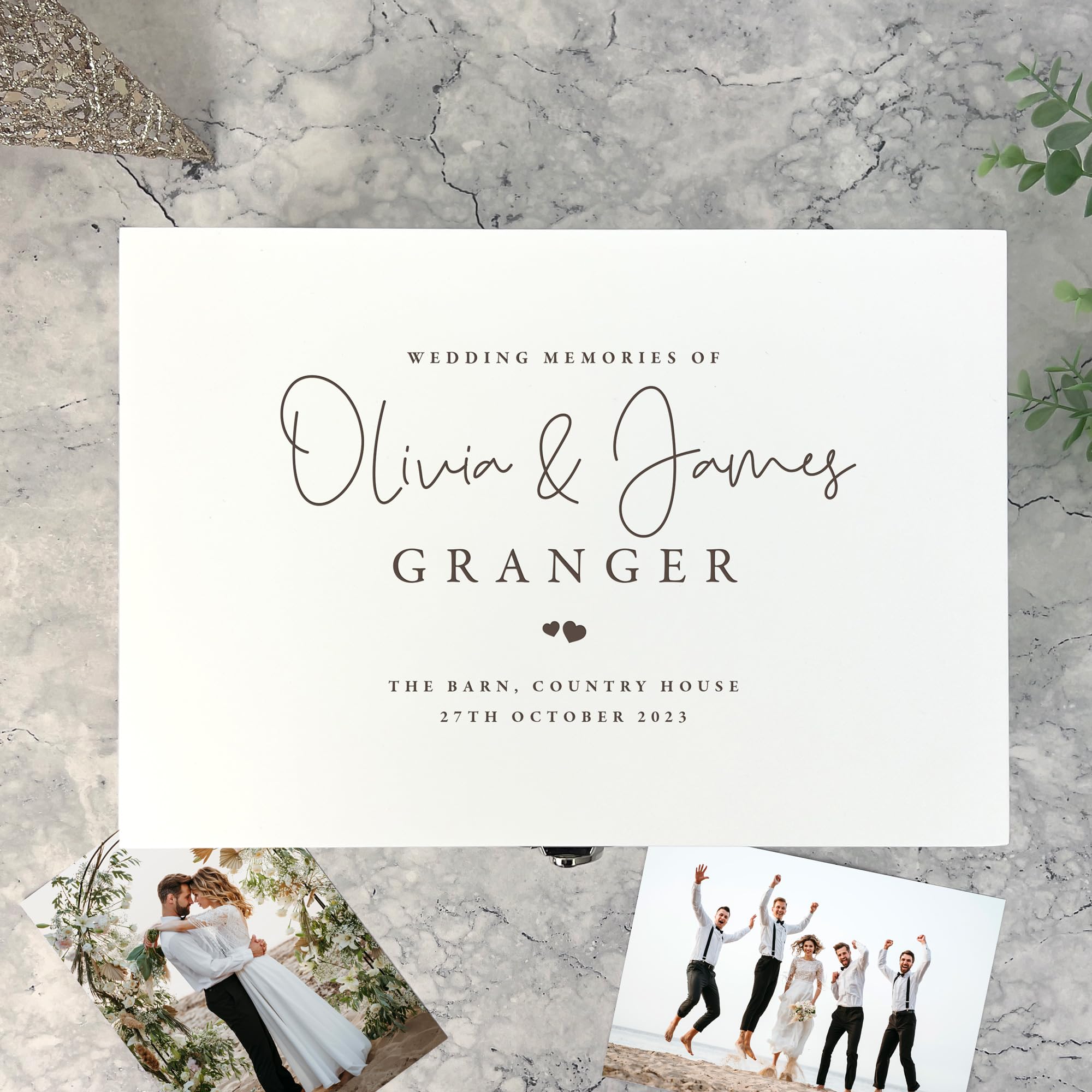 Caja de recuerdos de boda personalizada de madera blanca | Línea superior, nombres personalizados, apellidos, ubicación y fecha | regalo de boda | 30 cm x 23 cm x 18 cm