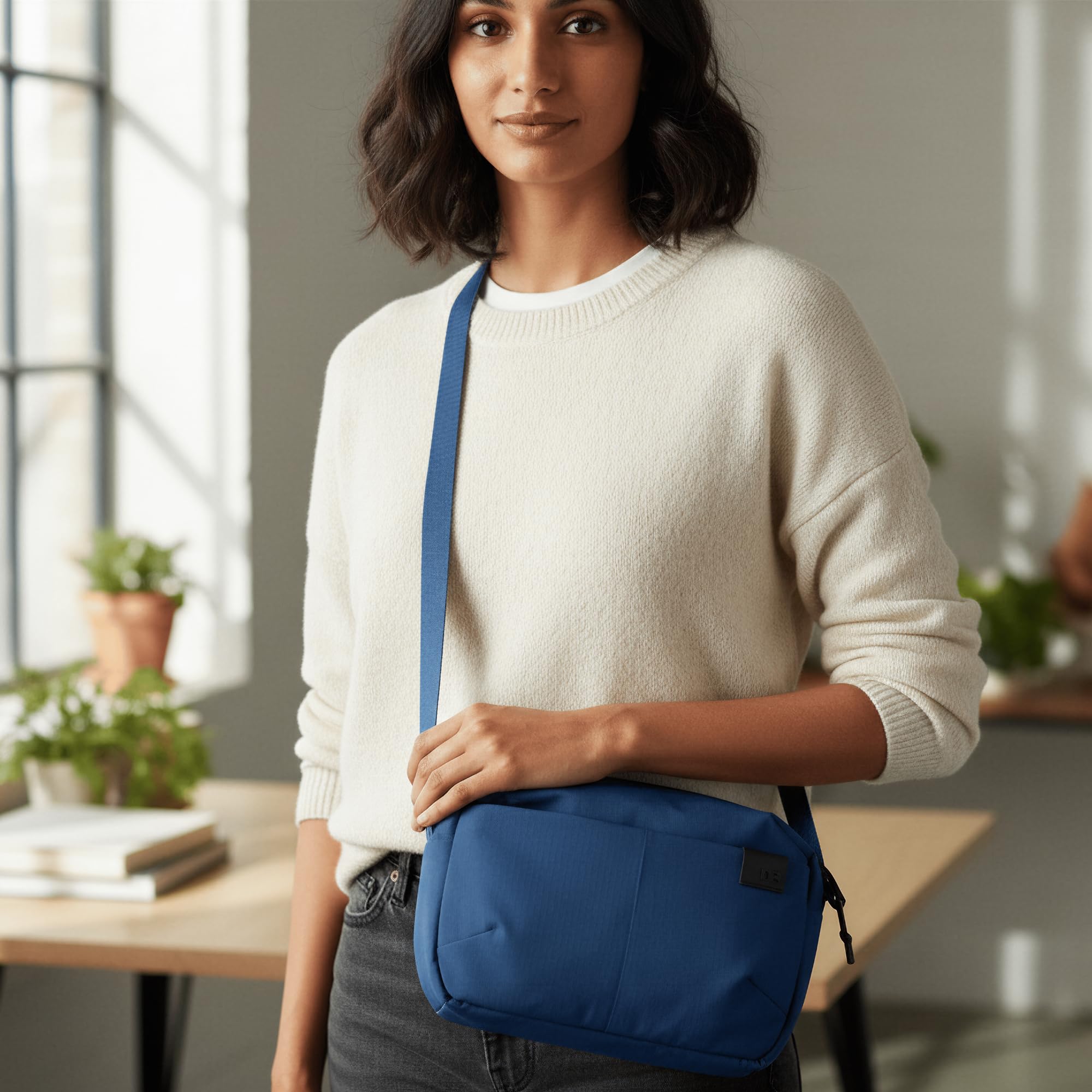 DailyObjects Pivot Sling Crossbody Bag - Lagoon 2