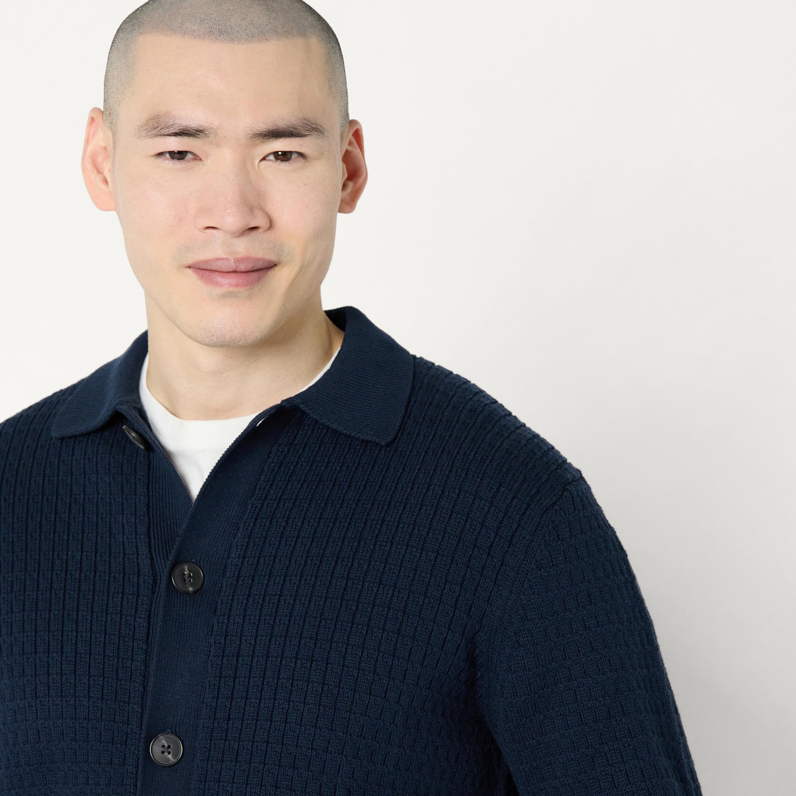 Amazon Essentials Homme Pull Cardigan Décontracté avec Col Coupe Décontractée