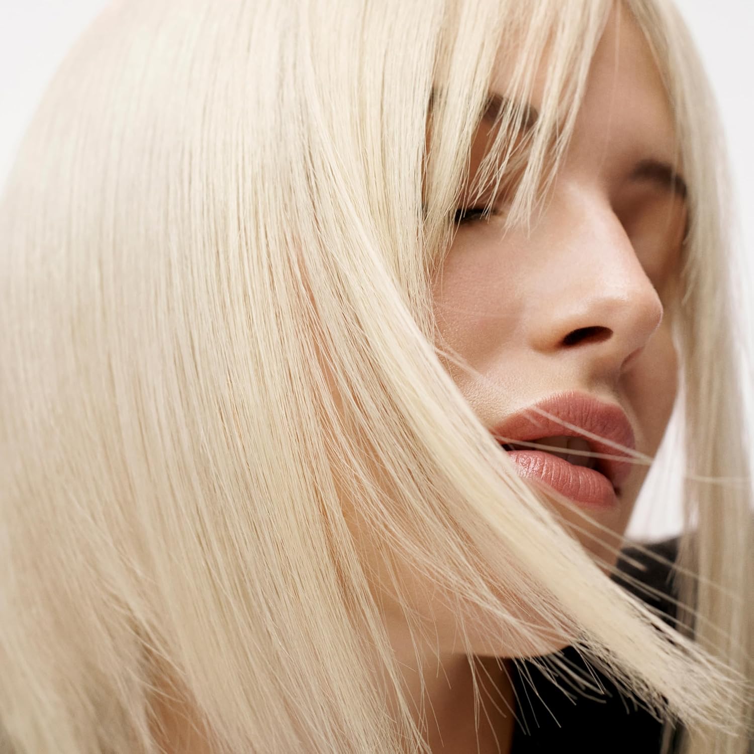 Sebastian Professional Dark Oil Silkening Fragrant Mist | Dry Conditioner | Infused with Jojoba Oil and Argan Oil | 4.5 fl oz - Image 6