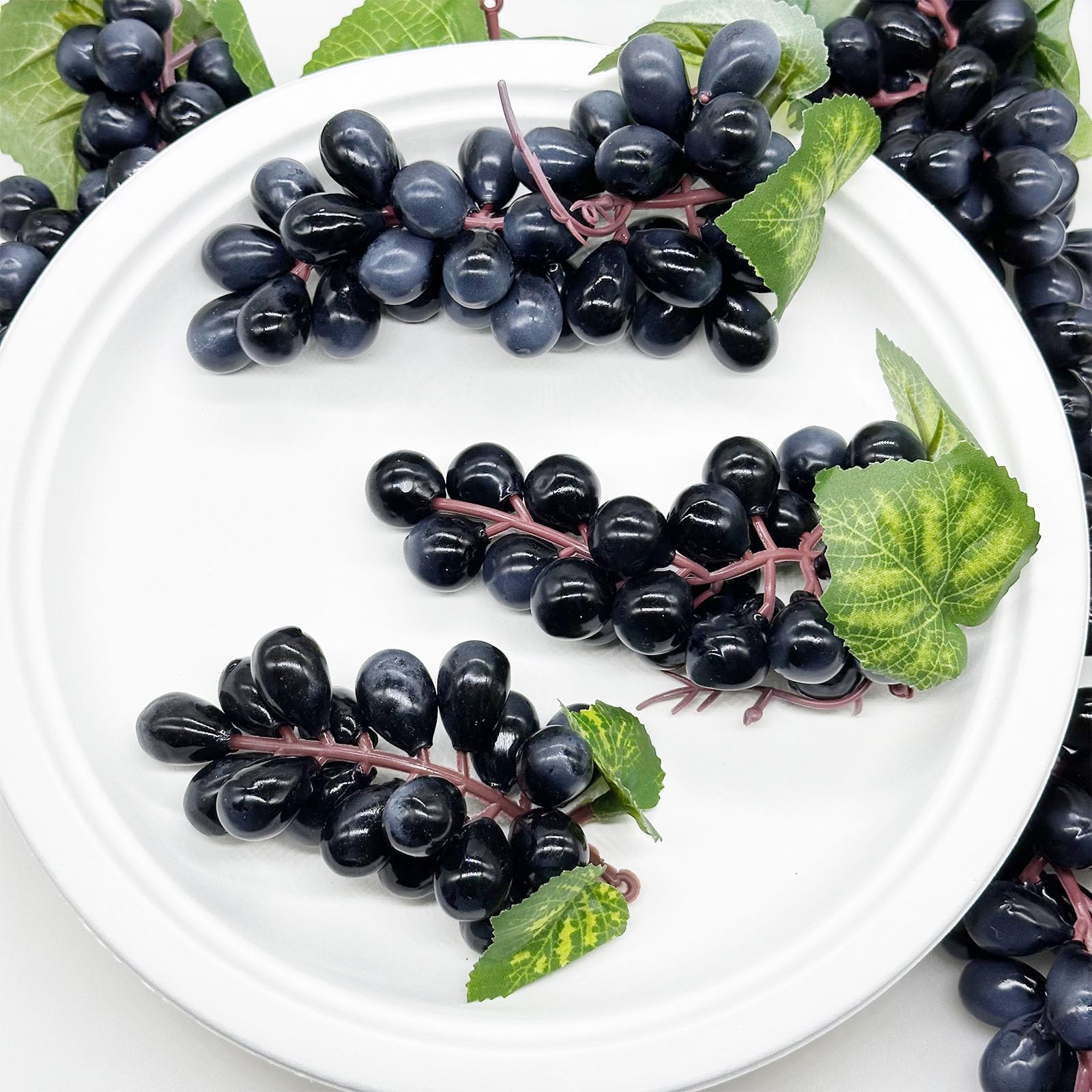 8 Uva Artificiale Realistico, Nero Uva Artificiale Grappoli di Uva Artificiale Simulazione, Uva Nera Artificiale per Decorazione del Vino, Puntelli di Frutta Artificiali