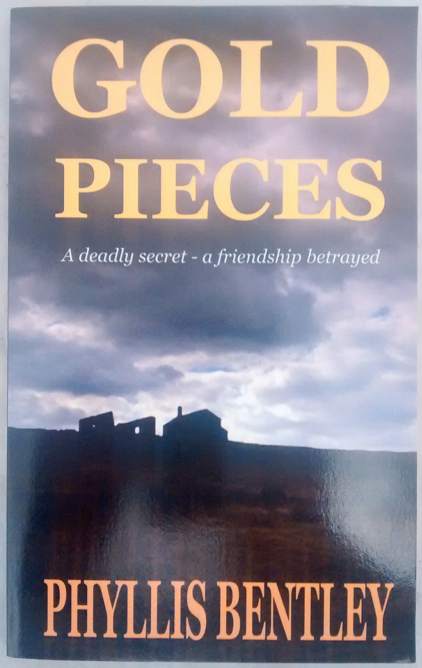 Gold Pieces (Tales from the Tops)-Phyllis Bentley