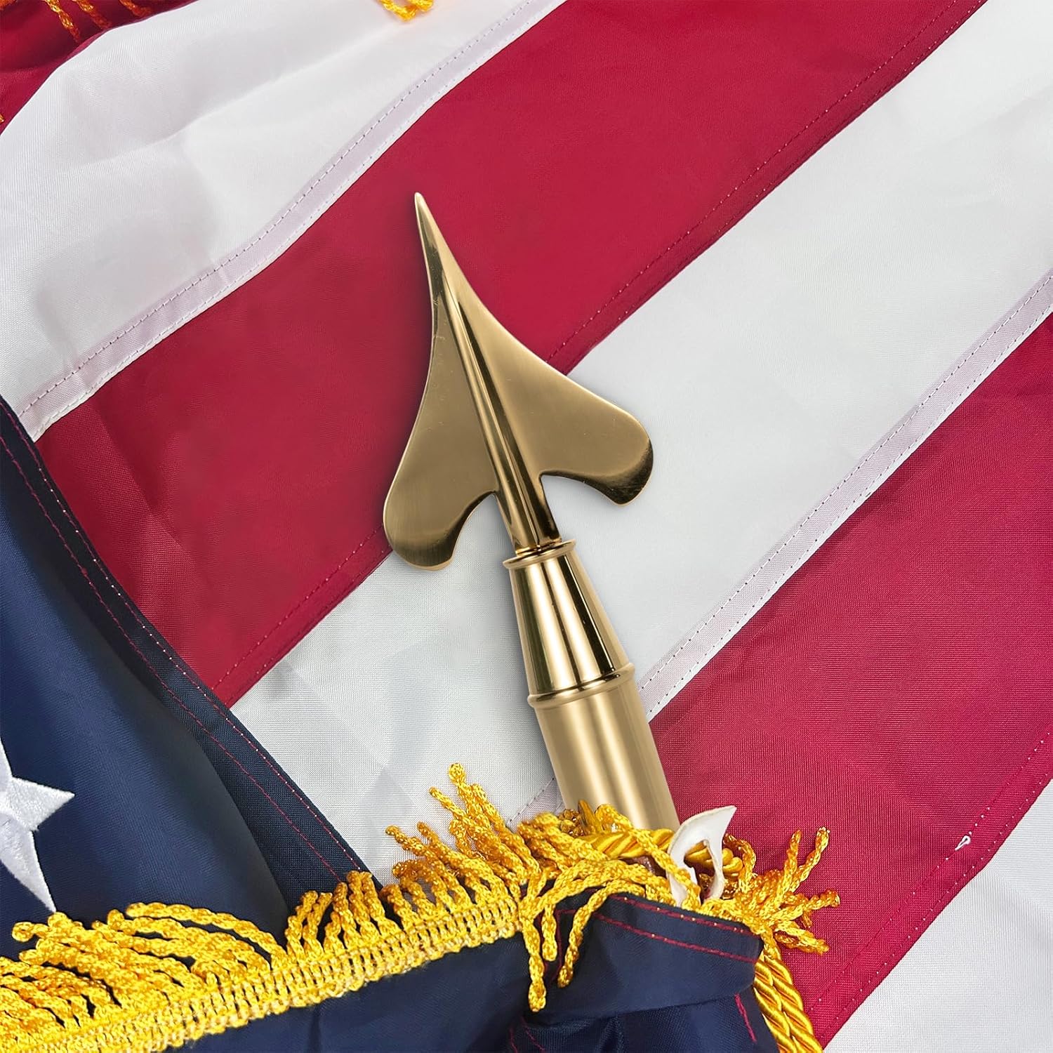 Gold Small Metal Army Spear for Indoor or Parade Flagpole Finial Topper, Suitable for Decorating 7 FT Flagpole Flagpoles Top Replacement Screw