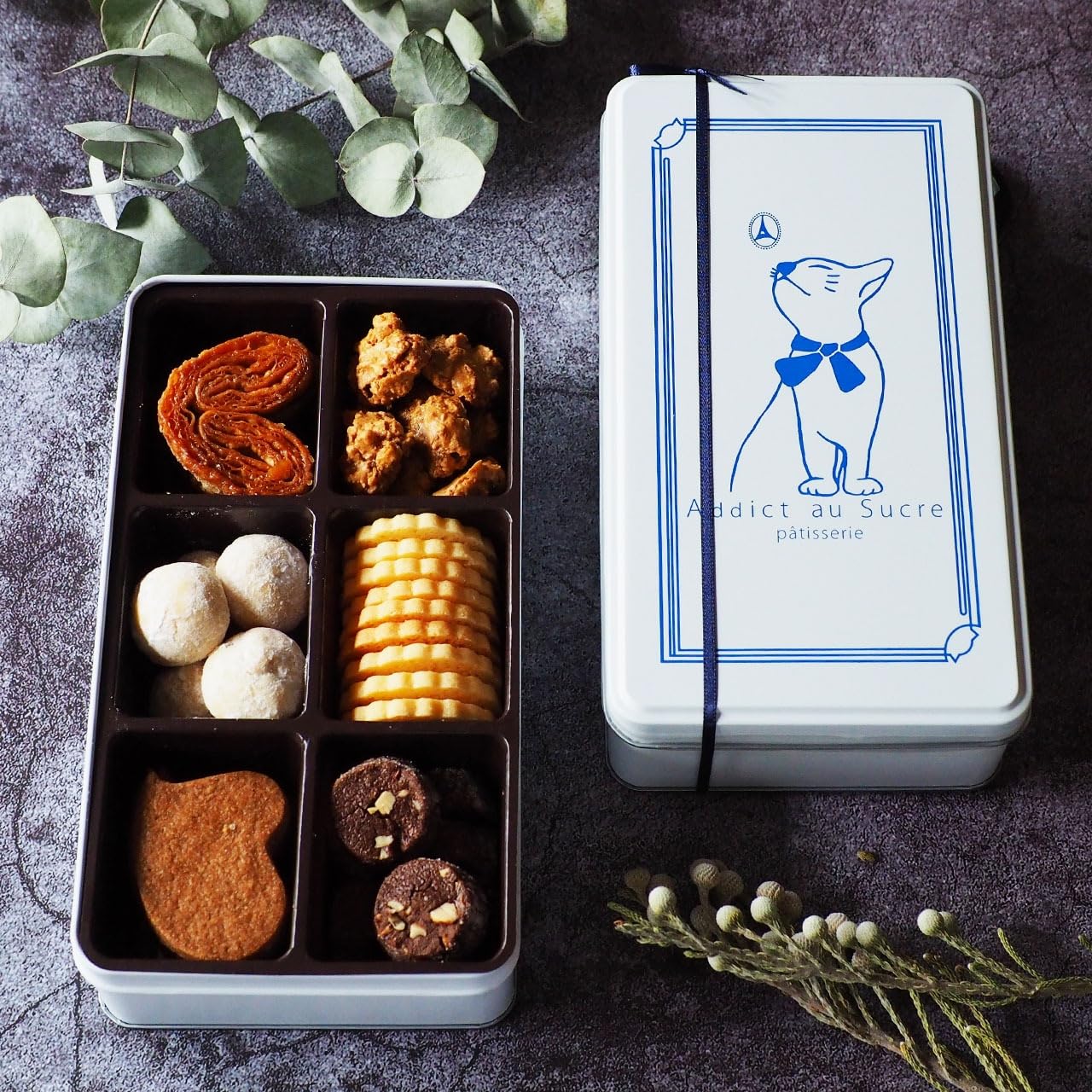 Amazon.co.jp: ボワット ブルー 猫デザインのクッキー缶 6種焼き