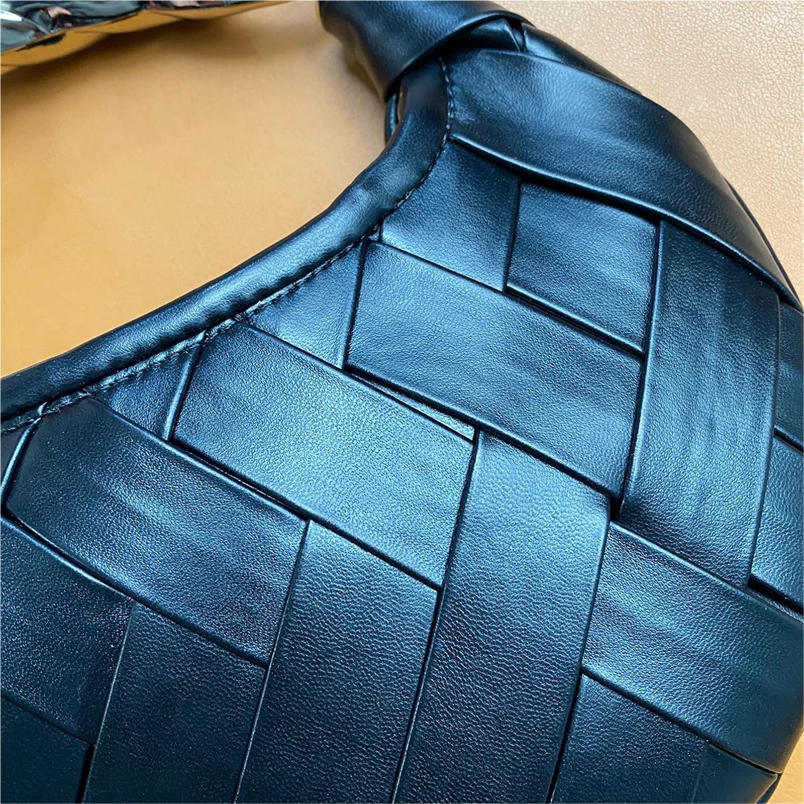 Bolsos de piel trenzada para mujer Bolso de mano for mujer, piel sintética trenzada, tejido a, con asa metal tipo cartera