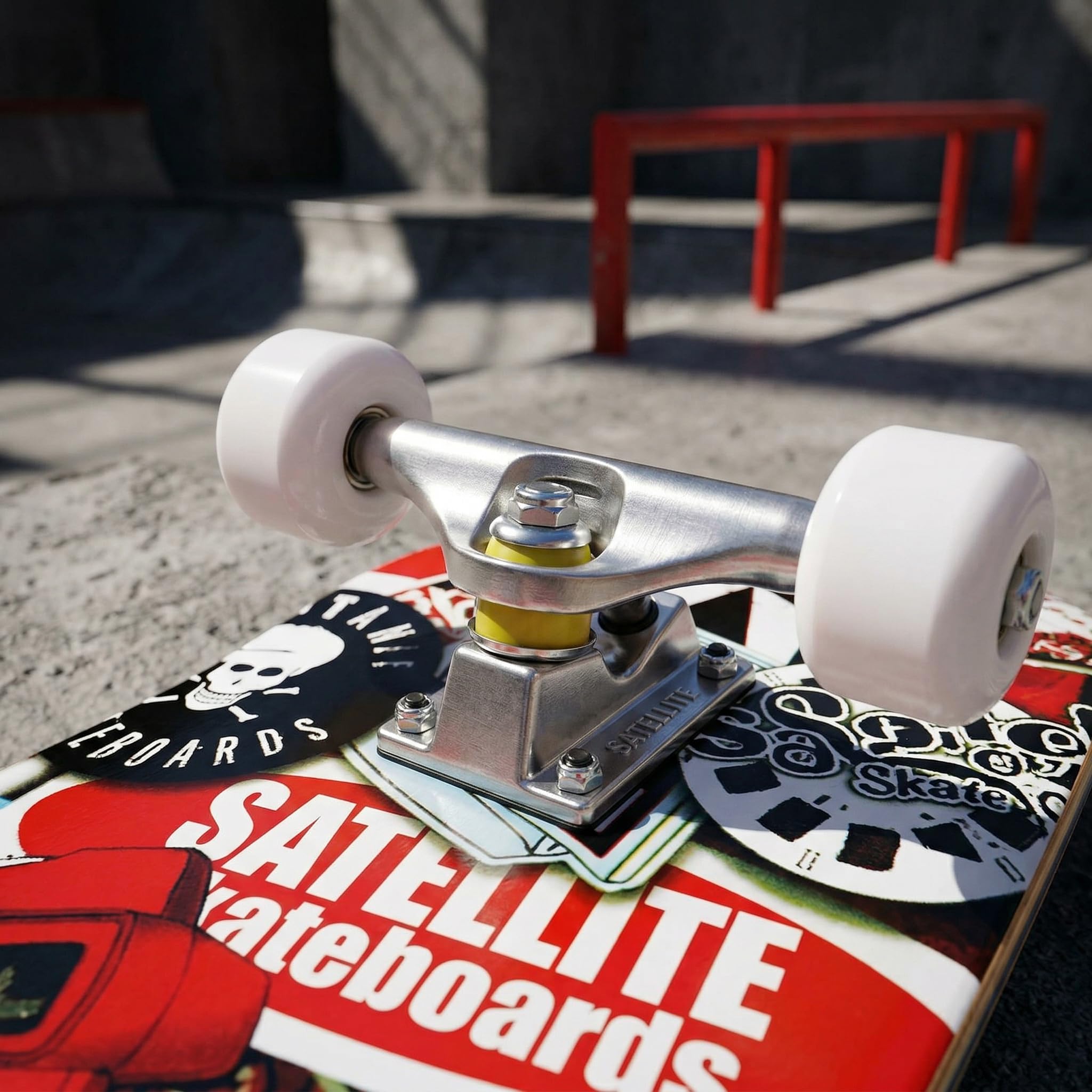 Skateboard Professionnel Double Kick,81 cm en érable, roulements ABEC-7, Roues en PU 95A, Design Graphique personnalisé (81cm, Satellite)