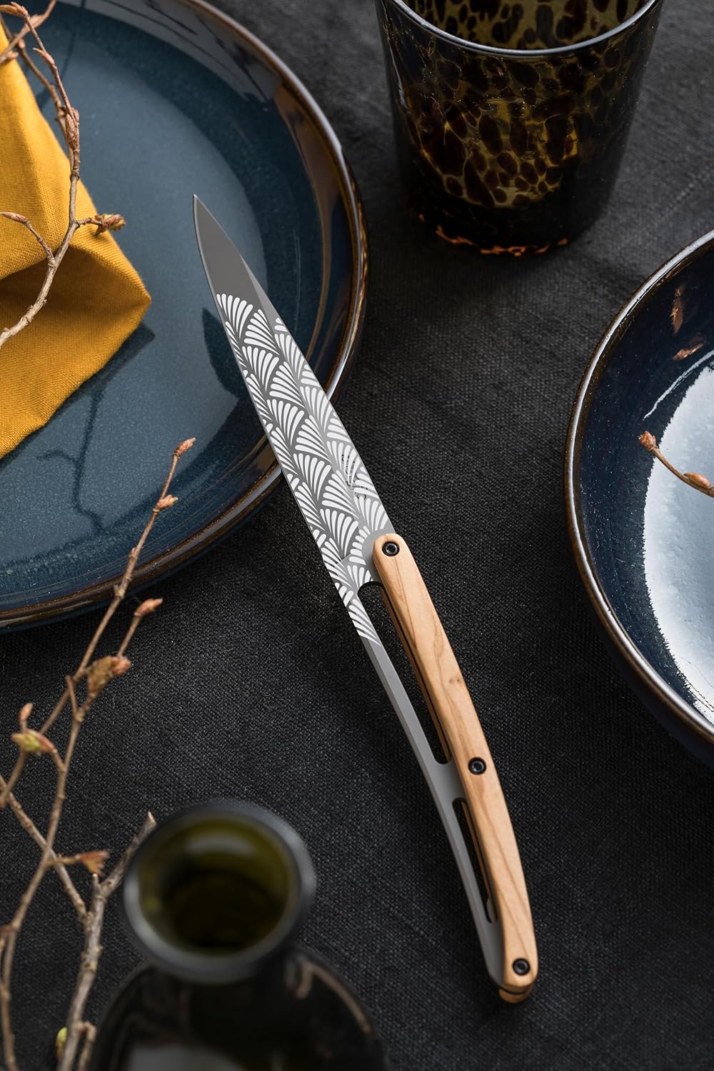 deejo - Set of 4 Steak Knives - Art Déco Design, 9.55-Inch, Stainless Steel Blade, Mirror Finish, Olive Wood Handle - 2 oz Non-Folding Stunning Table Knives