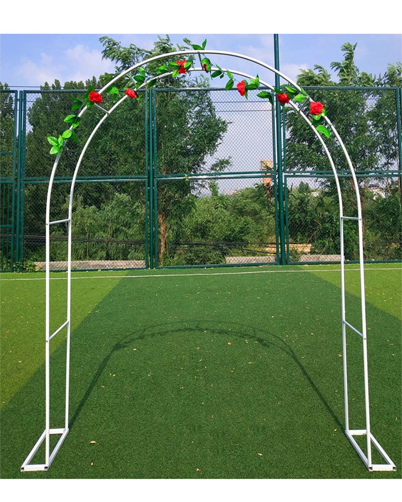 Arco de boda de metal para ceremonias al aire libre y decoración floral de jardín