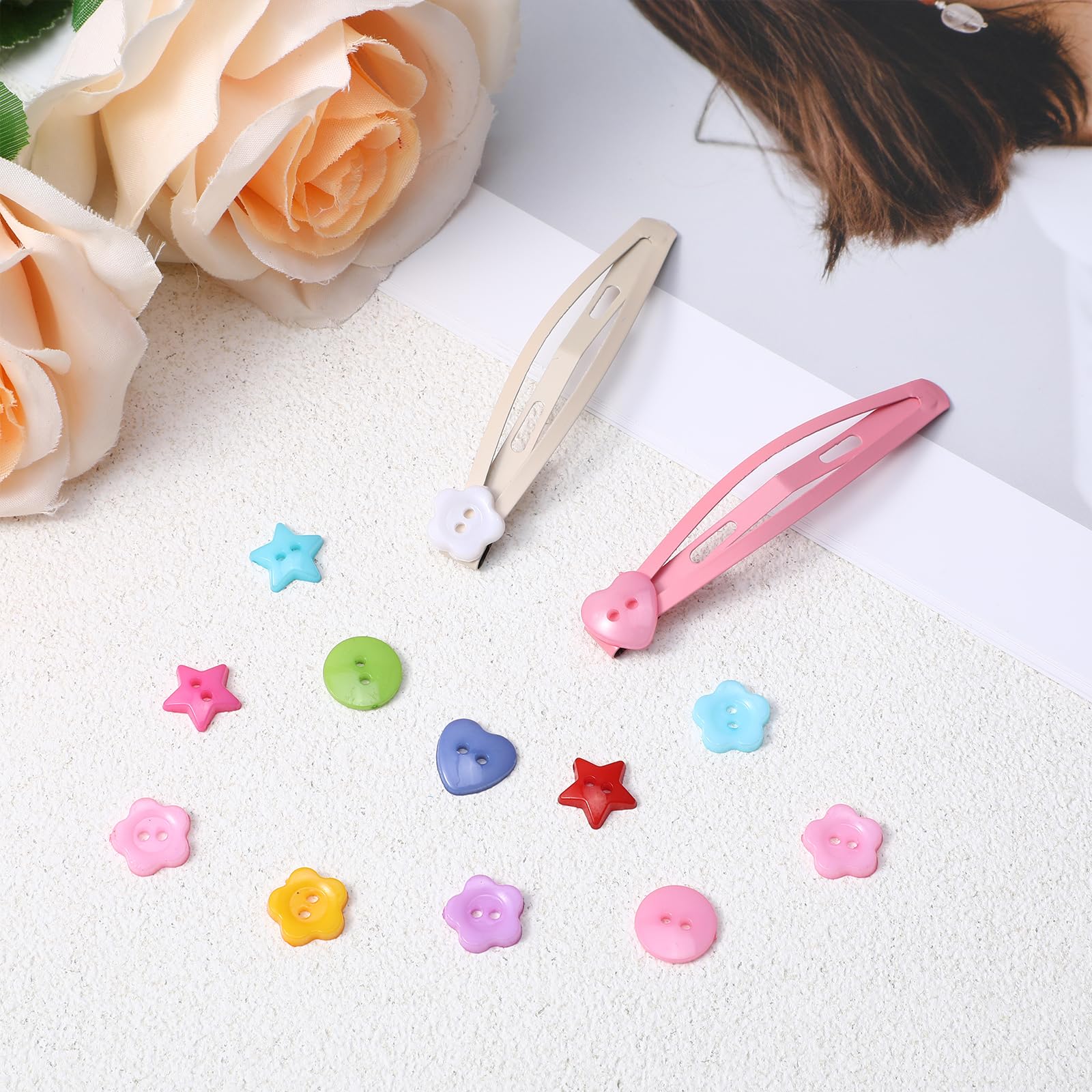 200 Pièces Boutons Artisanaux en Résine Colorée Double Couche, Boîte Ronde, Motif Fleur de Prunier, 2 Trous, Boutons Artisanaux avec Boîte de Rangement pour Bricolage, Vêtements